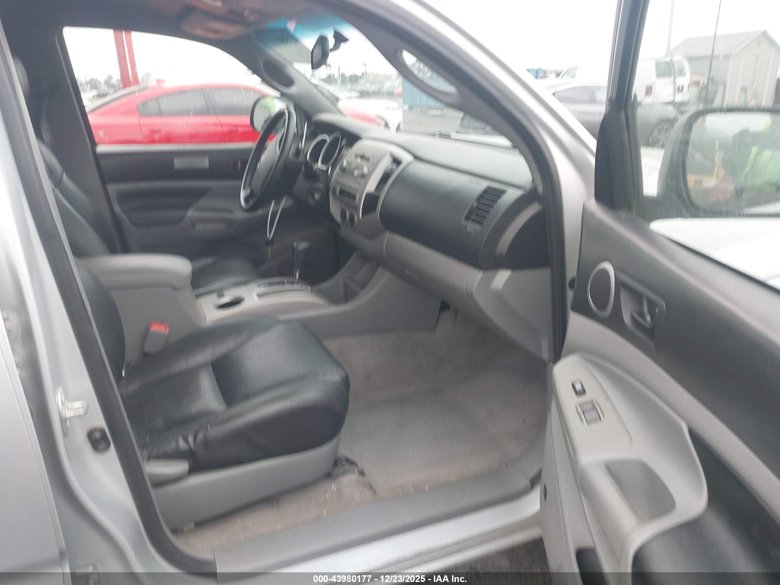 TOYOTA TACOMA image 5