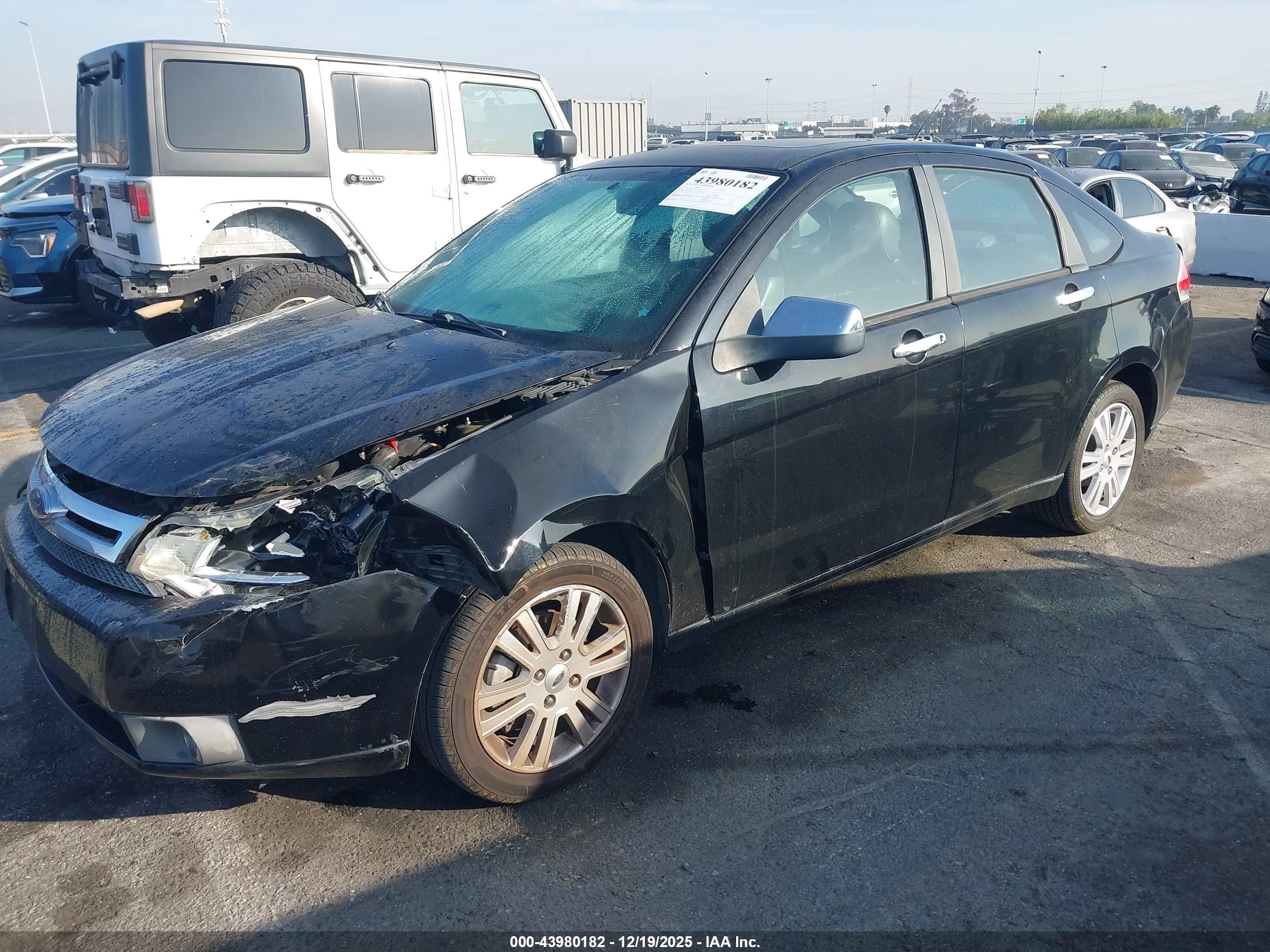 FORD FOCUS image 2