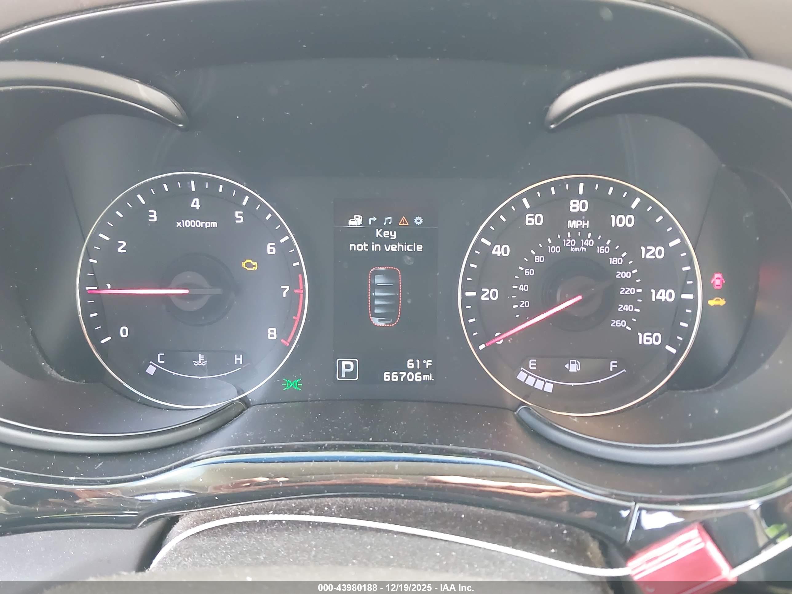 KIA K900 image 7