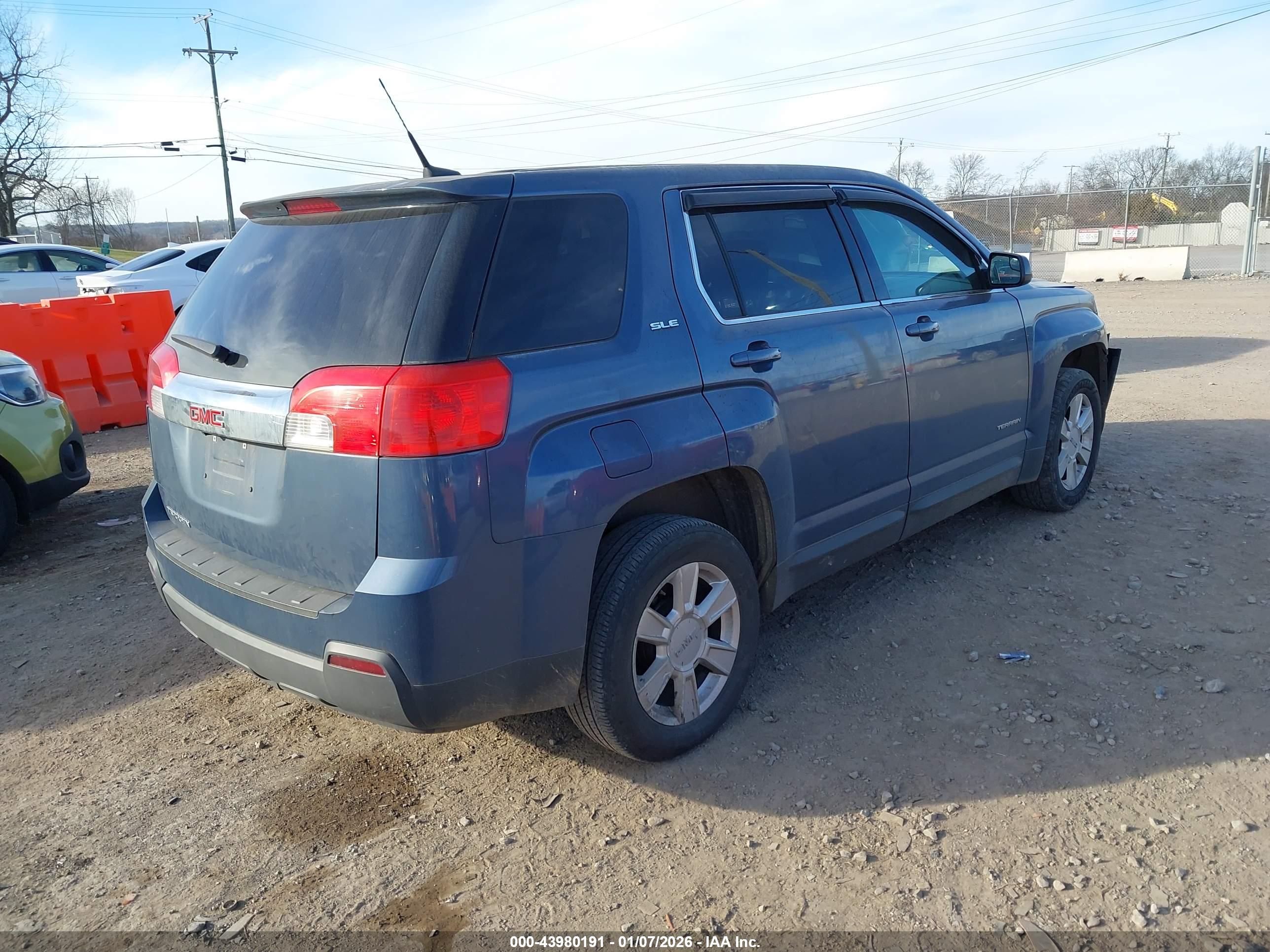 GMC TERRAIN image 4