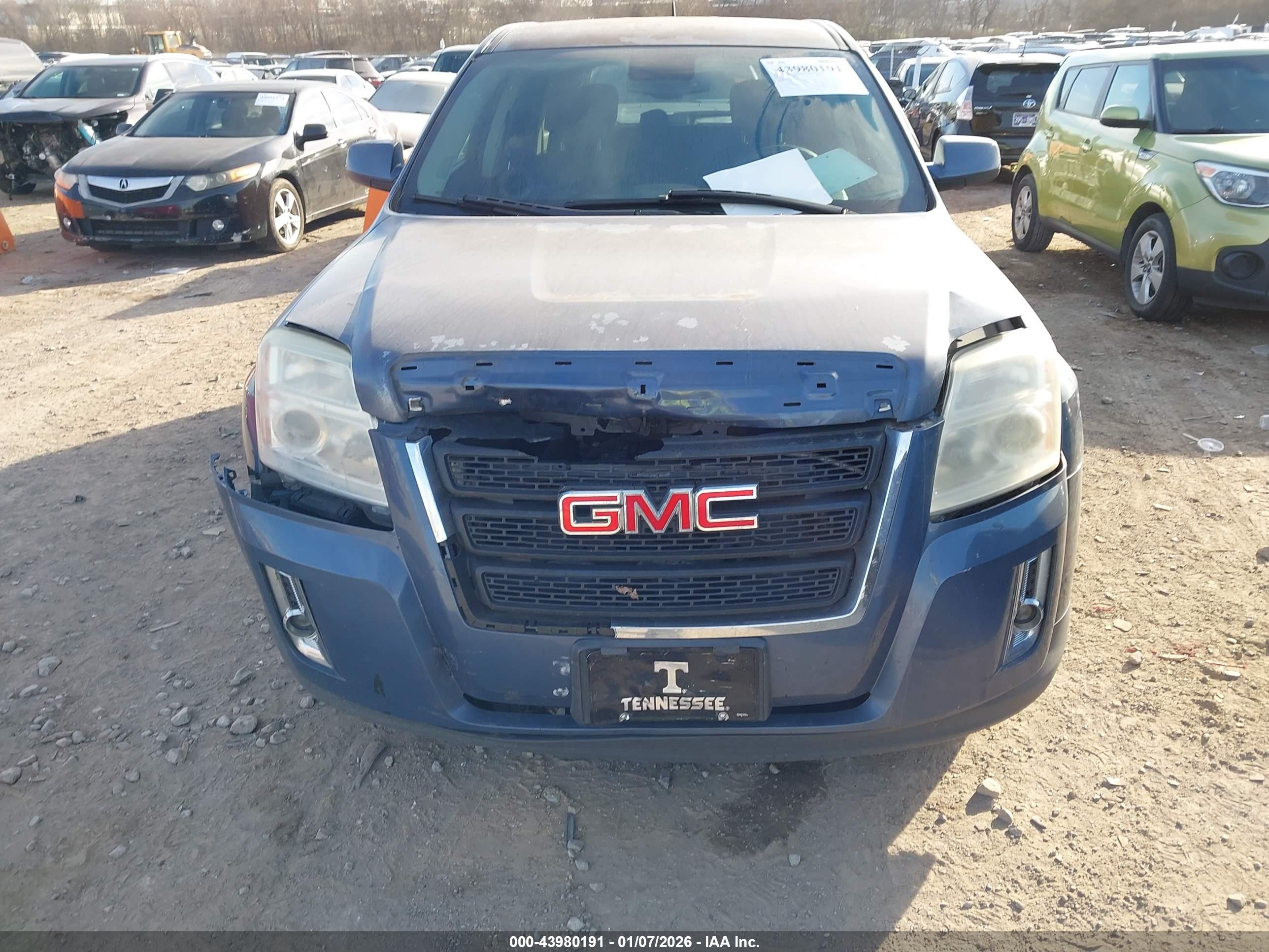 GMC TERRAIN image 6