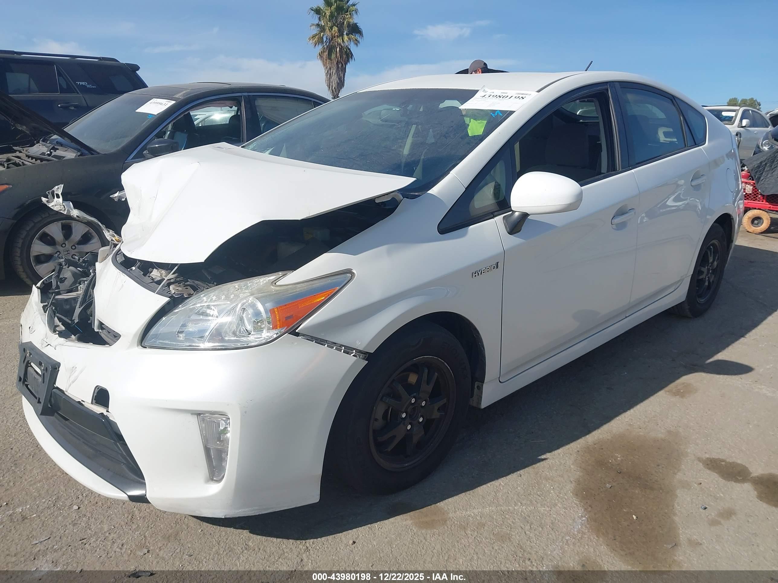 TOYOTA PRIUS image 2