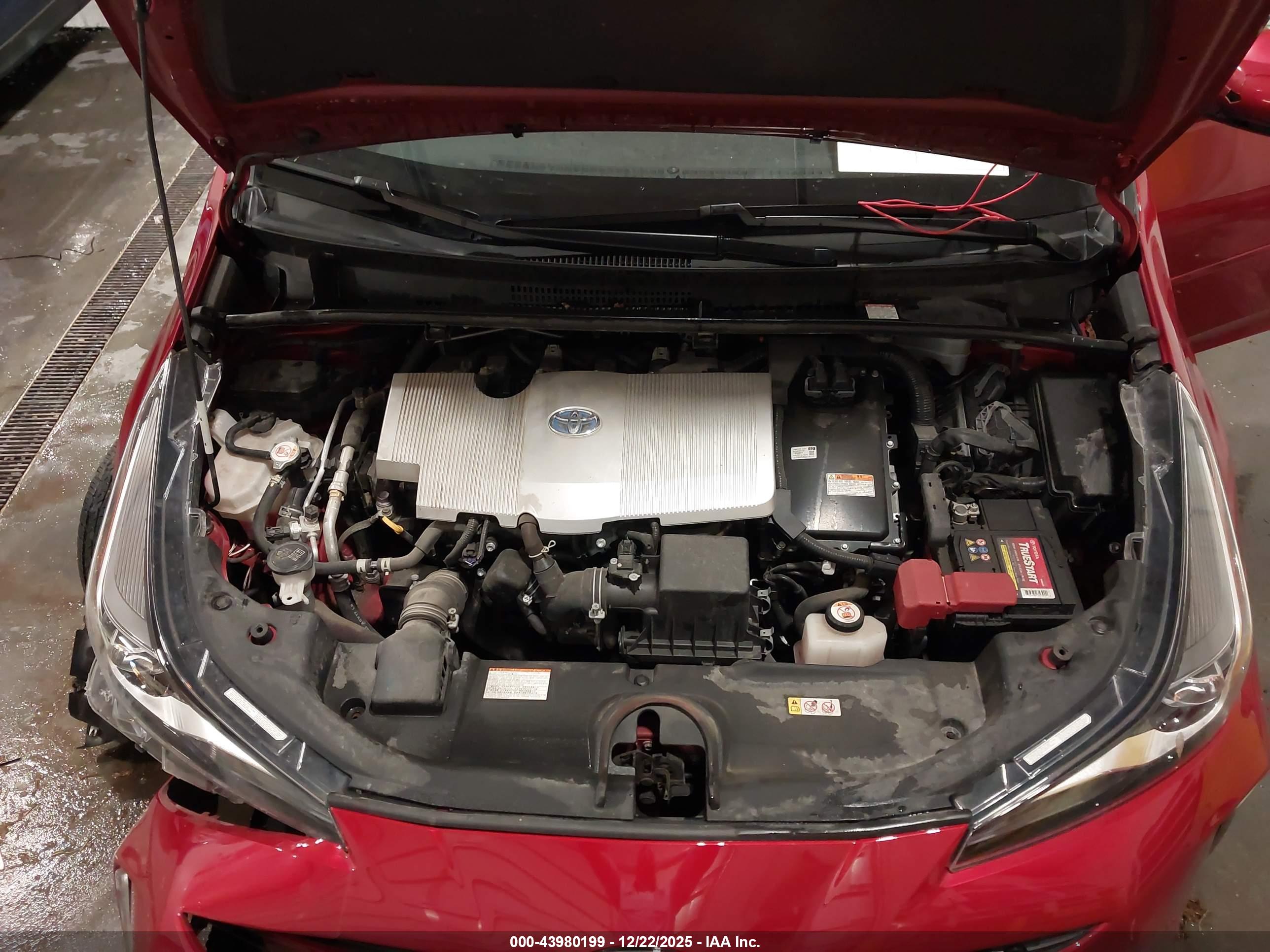 TOYOTA PRIUS image 10
