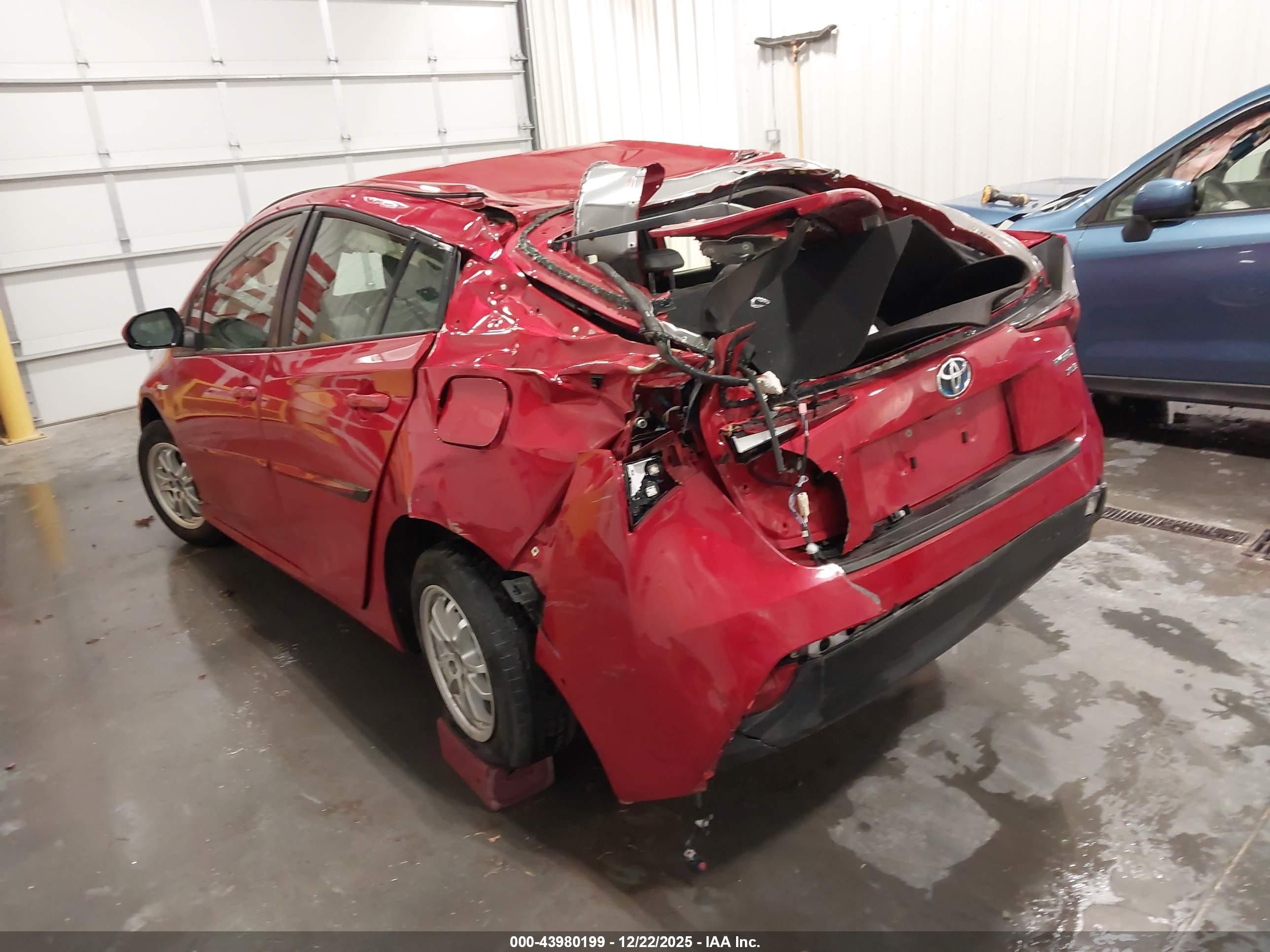 TOYOTA PRIUS image 3