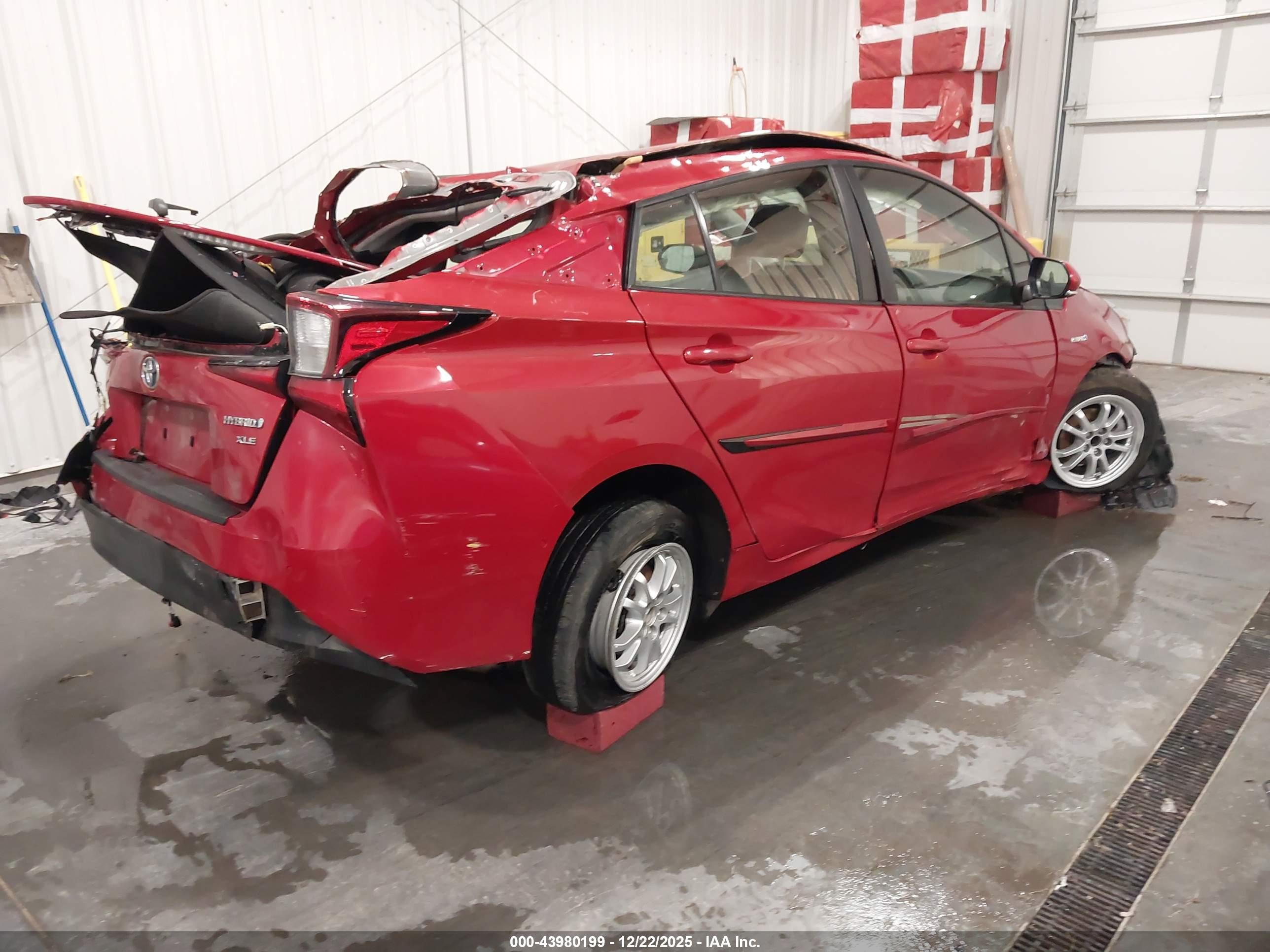 TOYOTA PRIUS image 4
