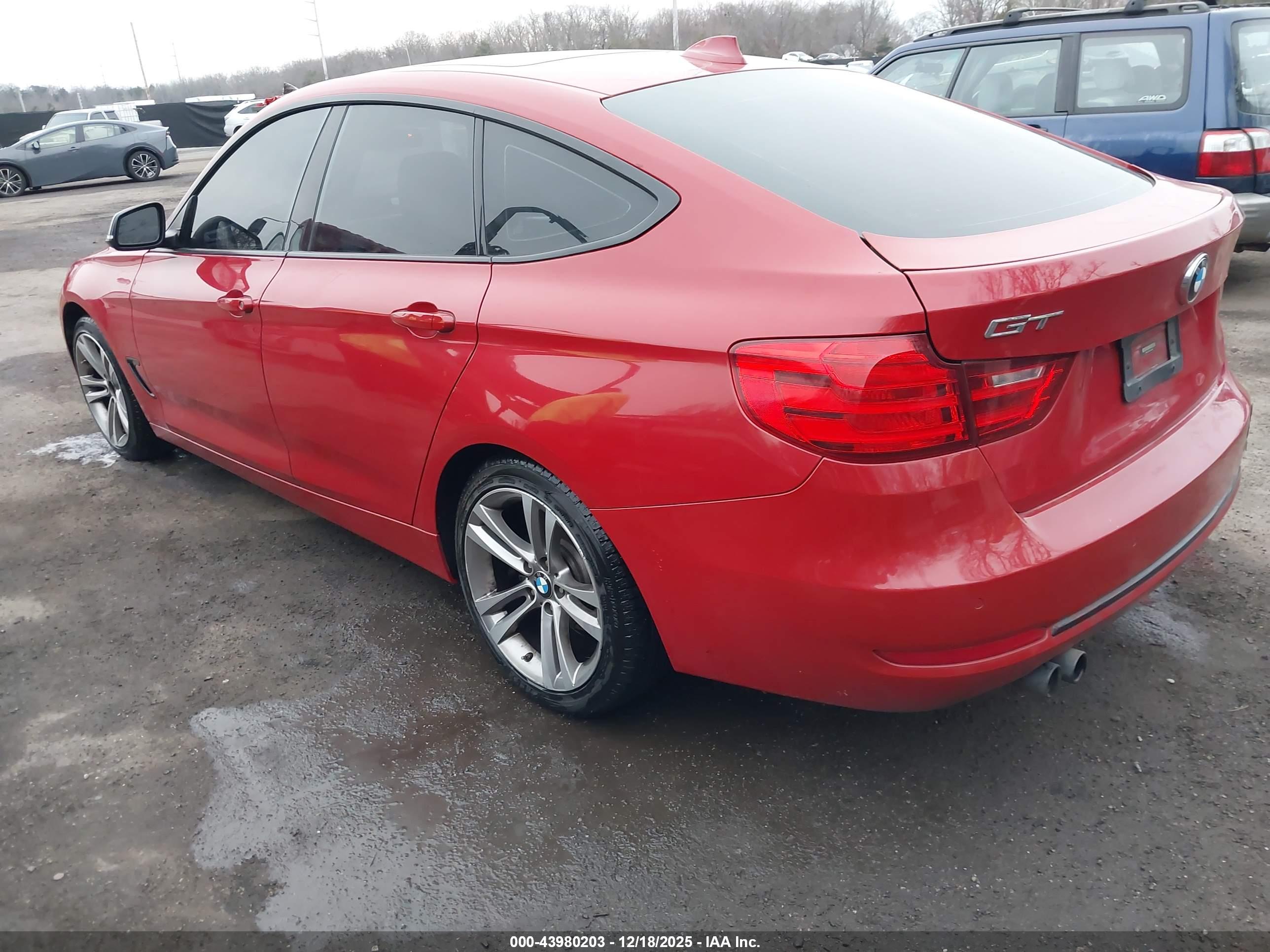 BMW 328I image 3