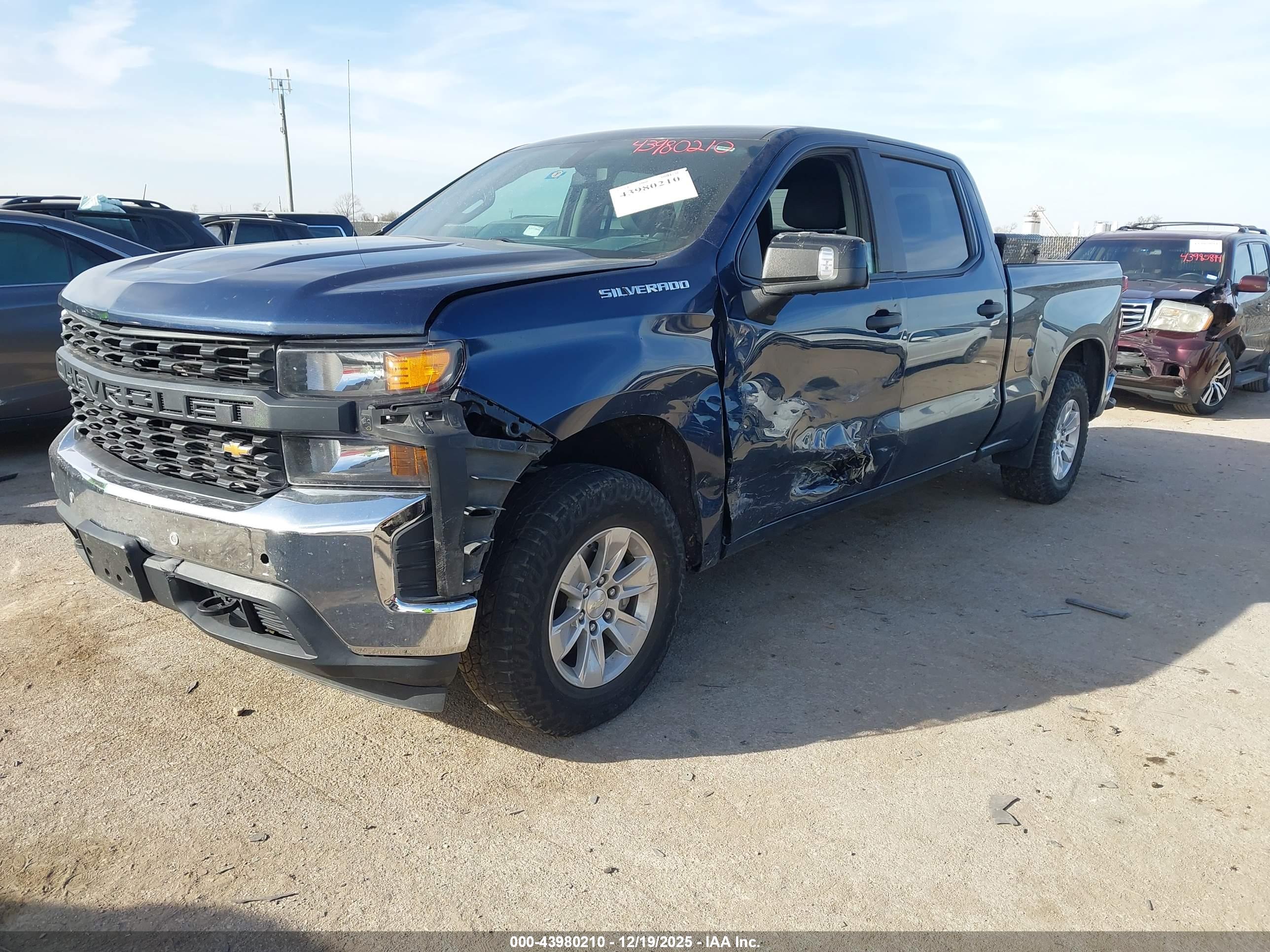 CHEVROLET SILVERADO image 2