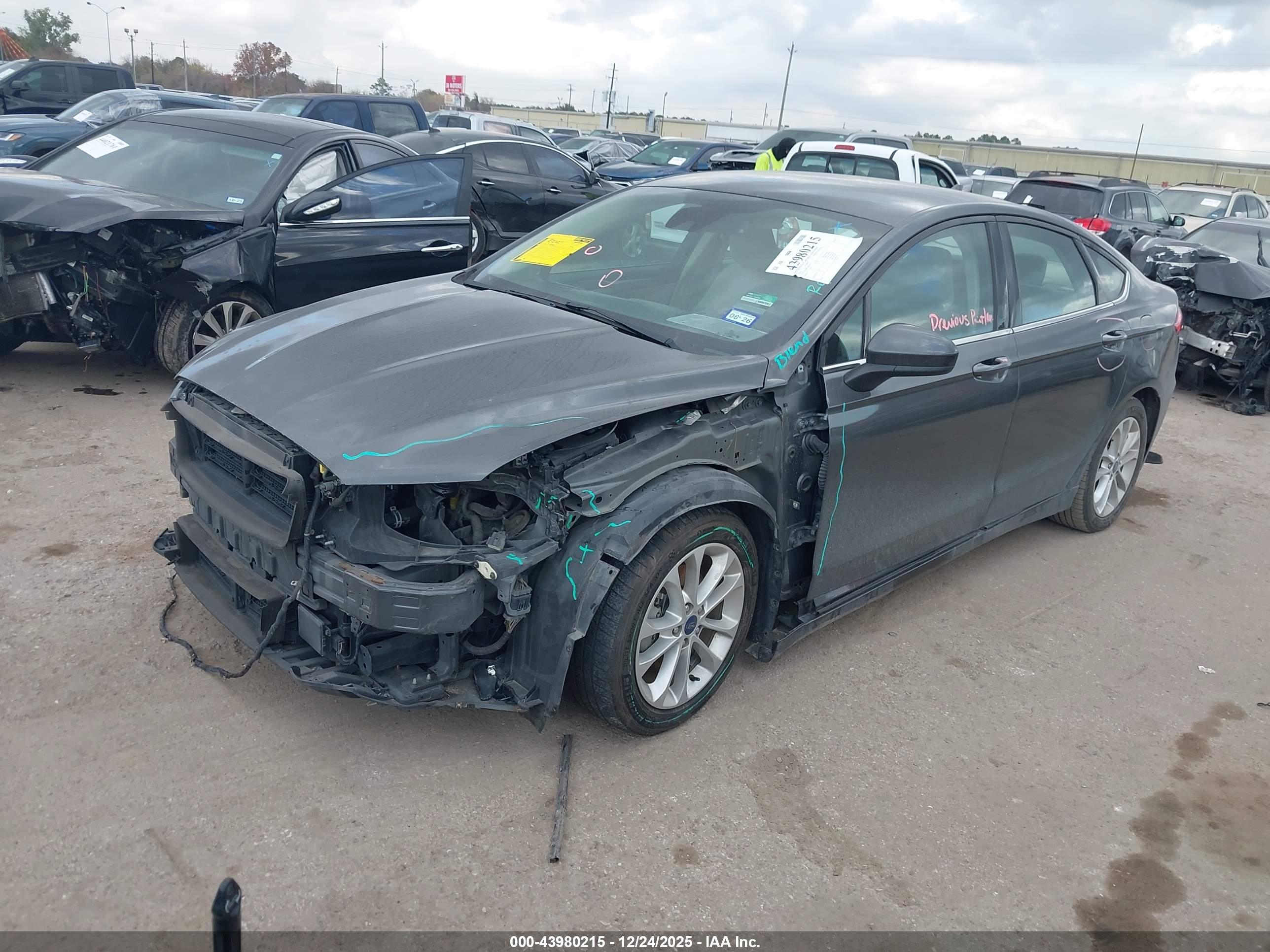 FORD FUSION image 2