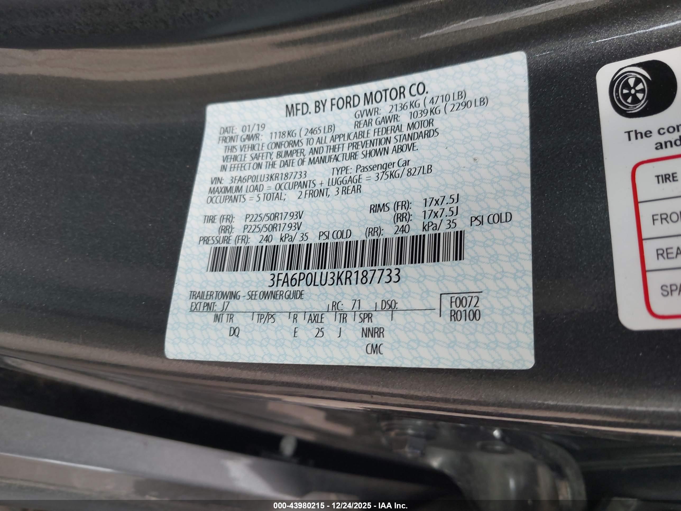 FORD FUSION image 9