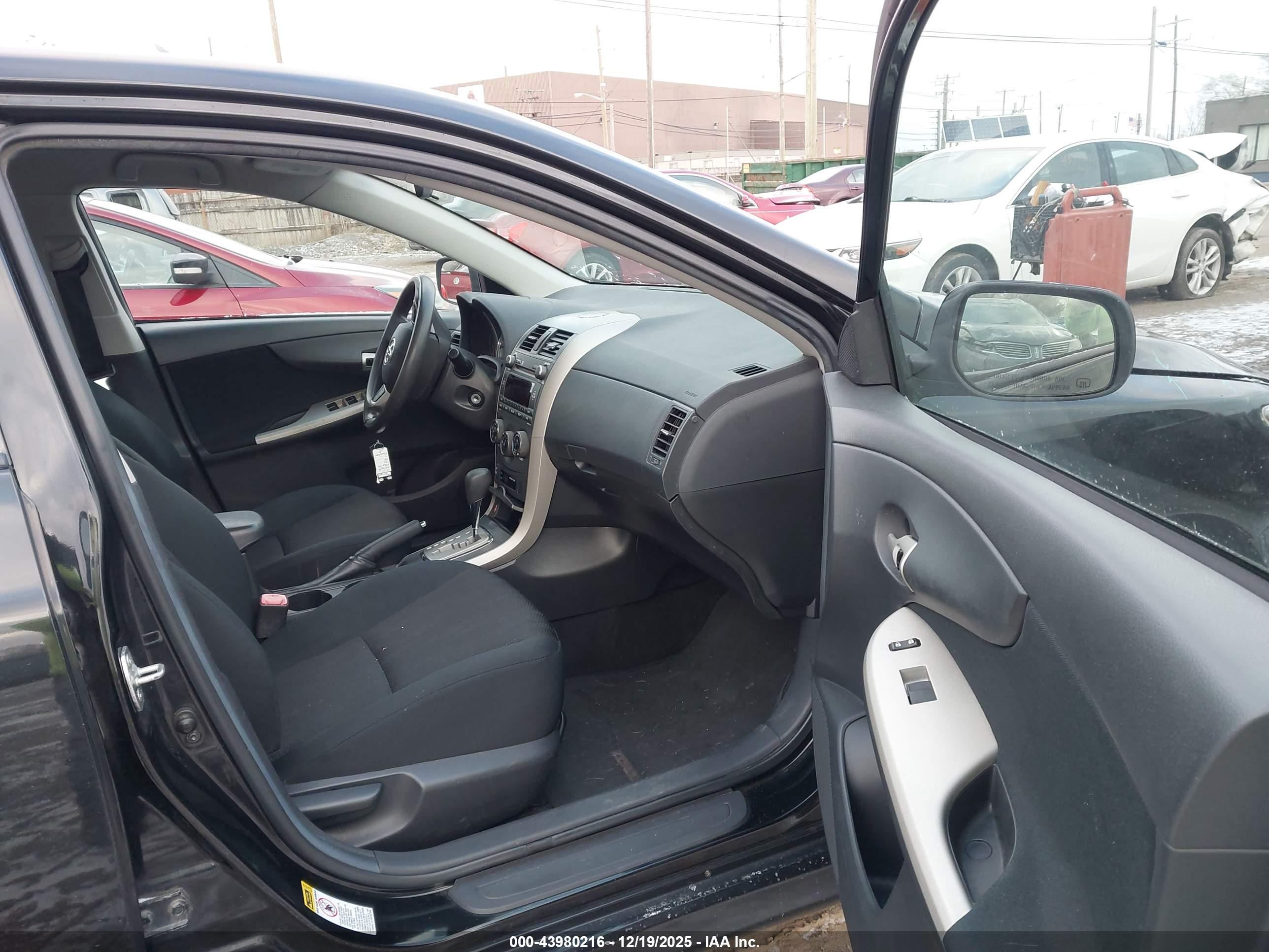 TOYOTA COROLLA image 5