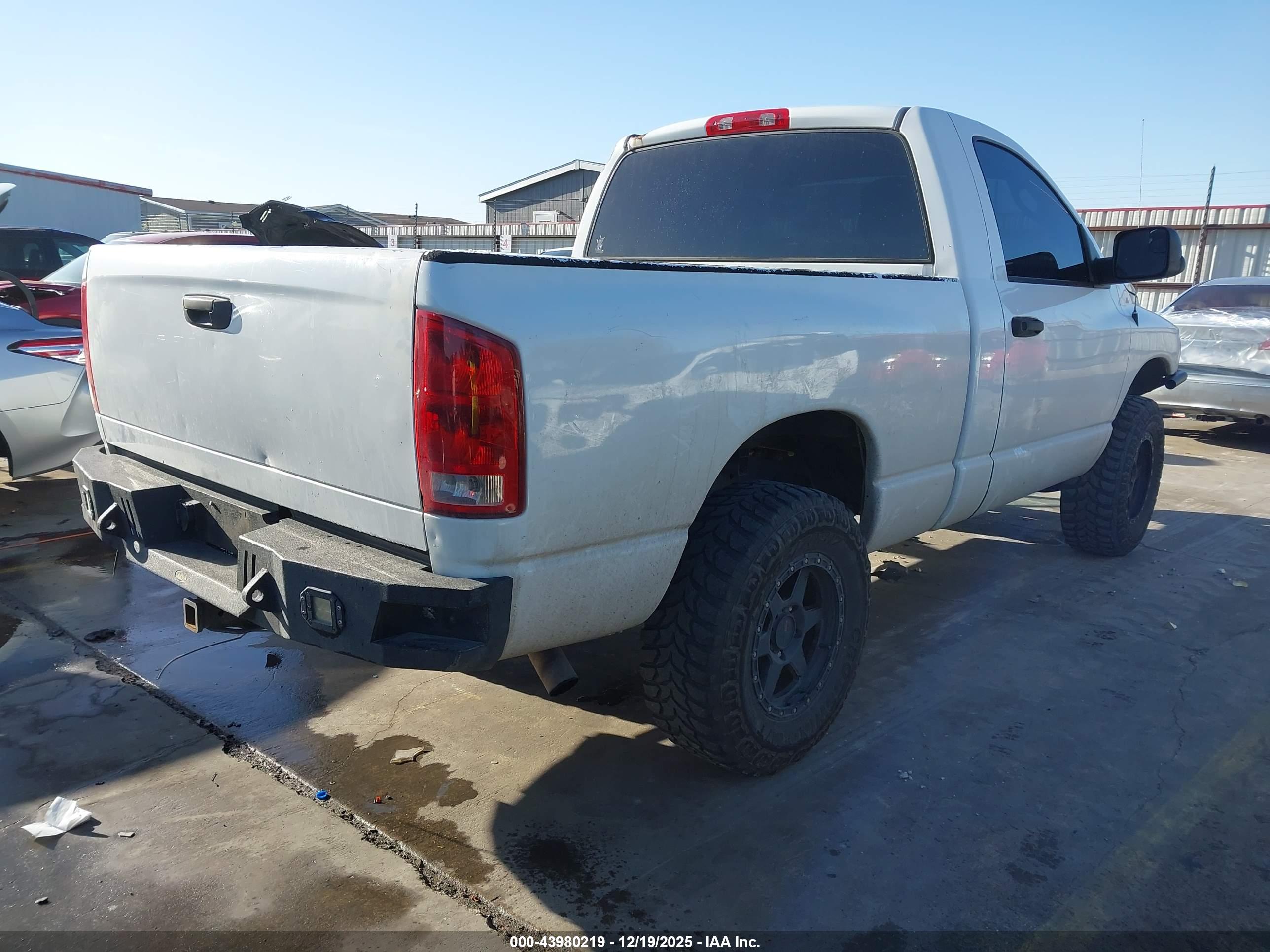 DODGE RAM image 4