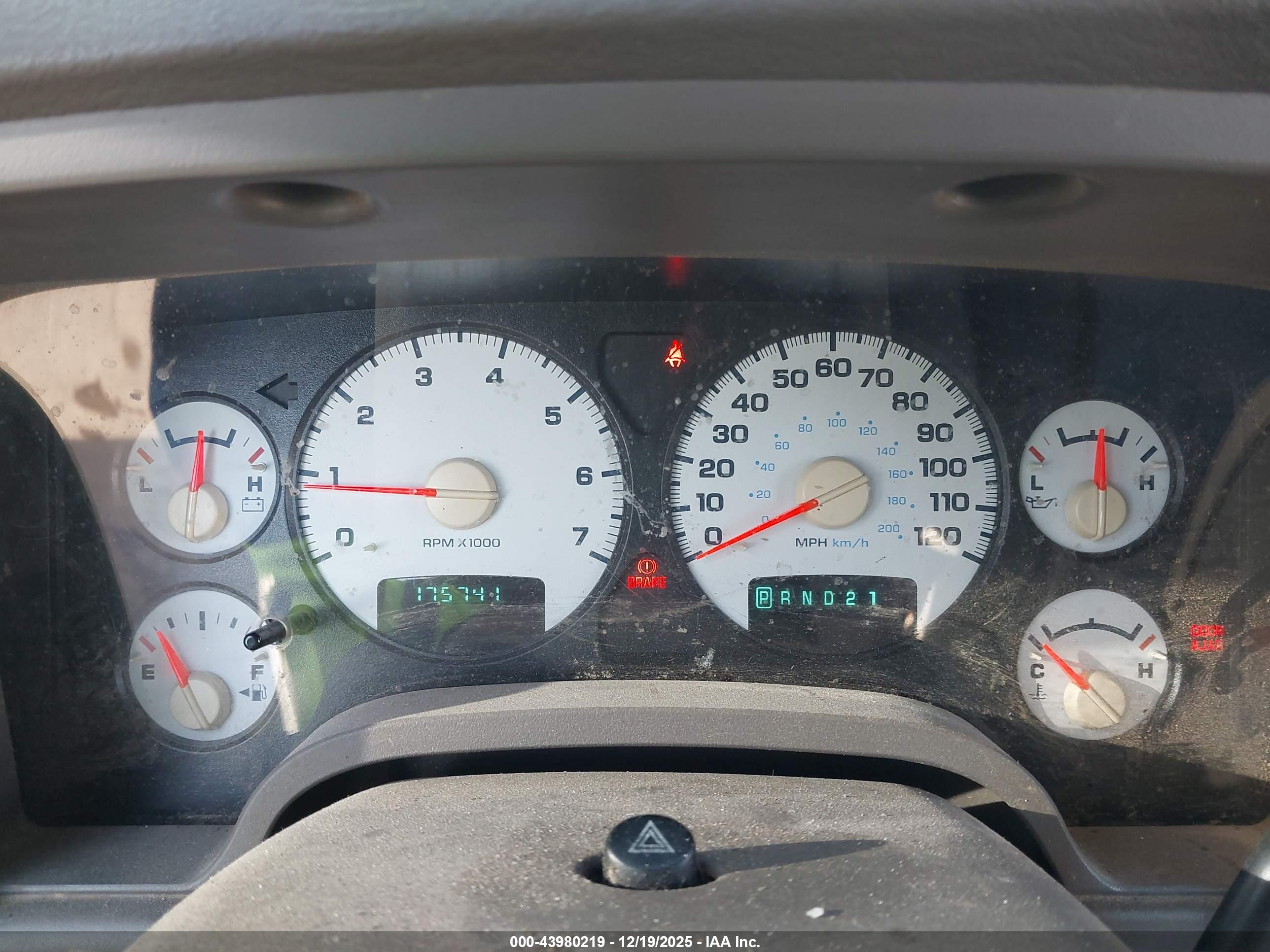 DODGE RAM image 7