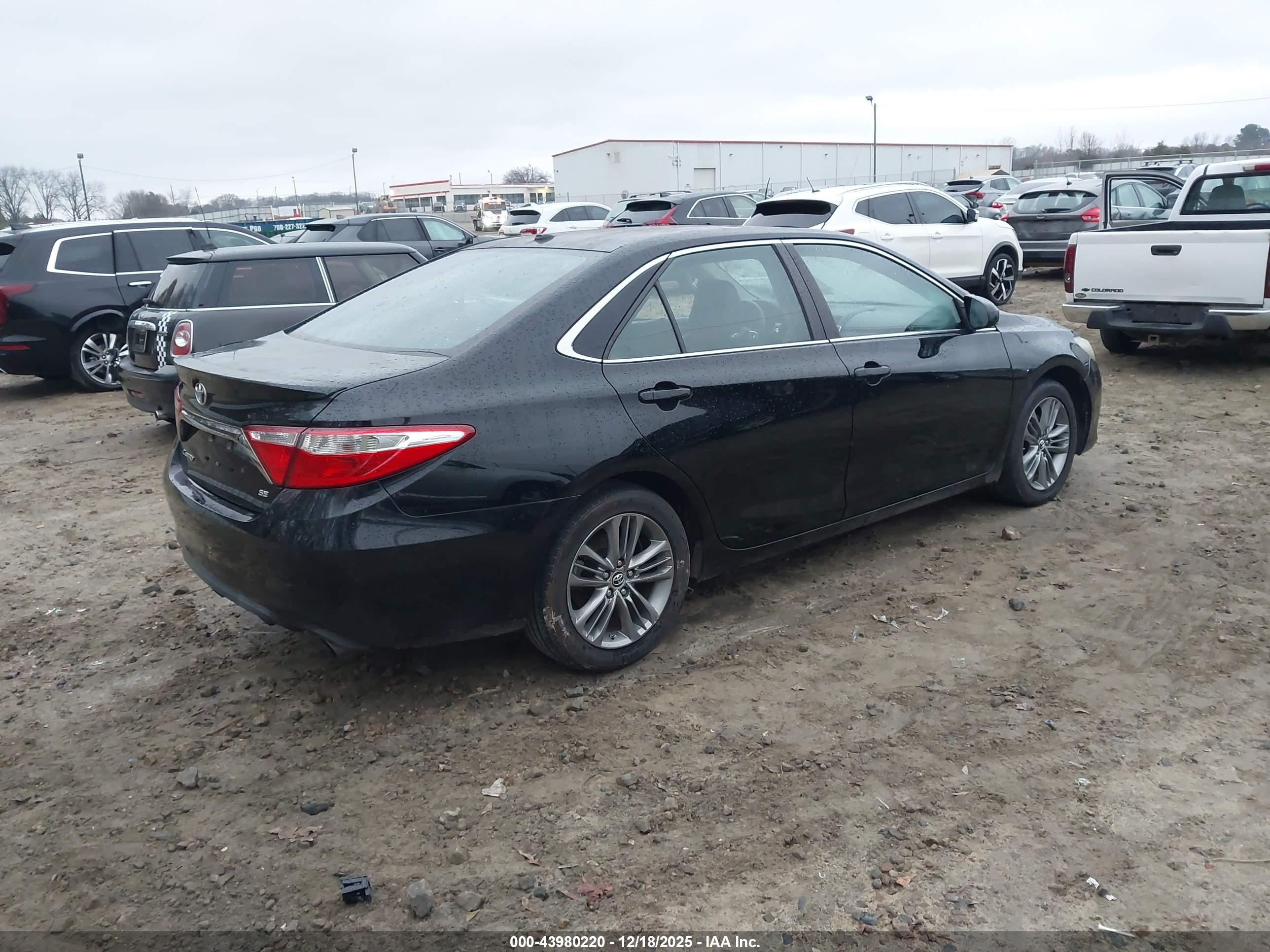 TOYOTA CAMRY image 4