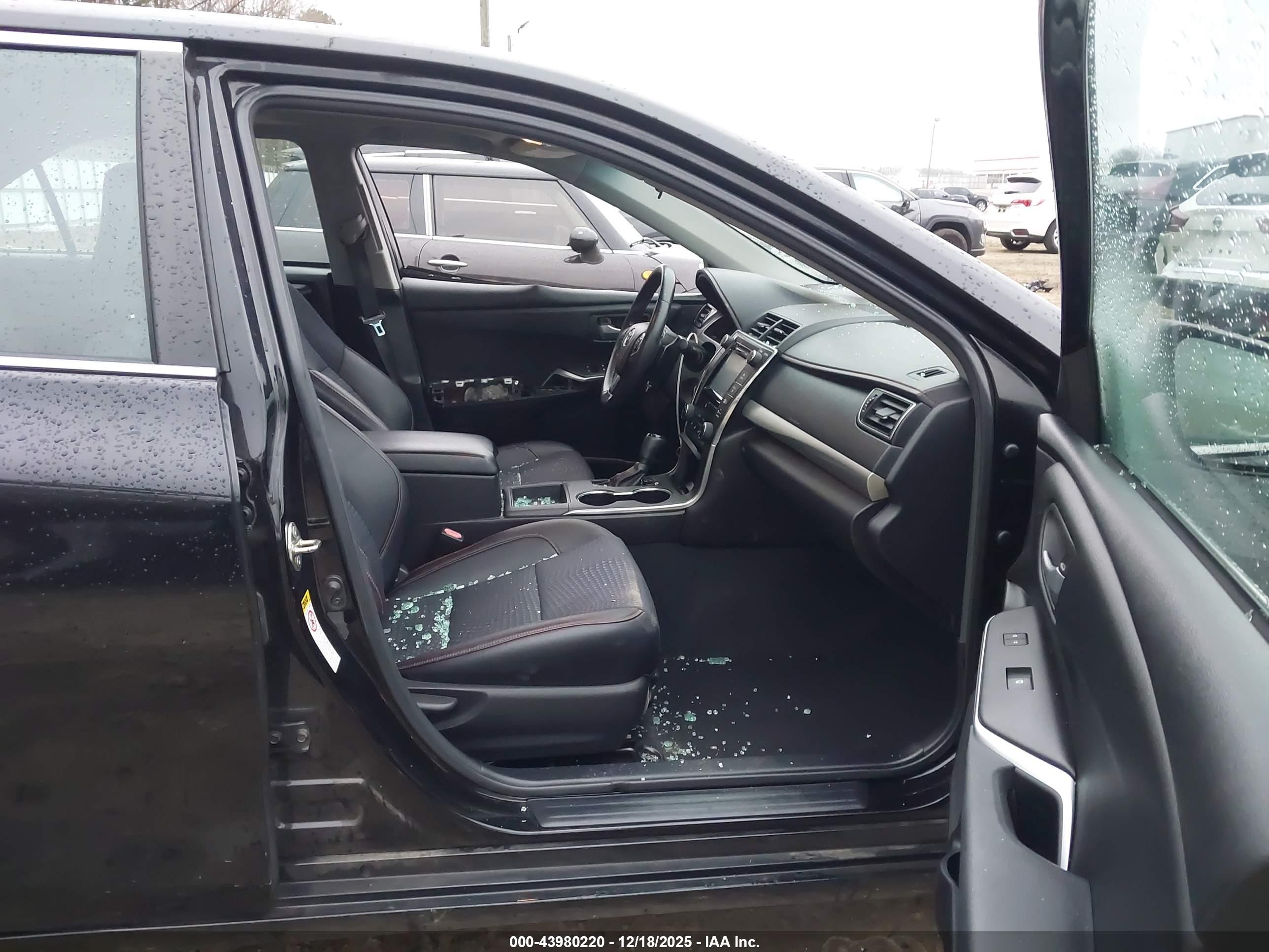 TOYOTA CAMRY image 5