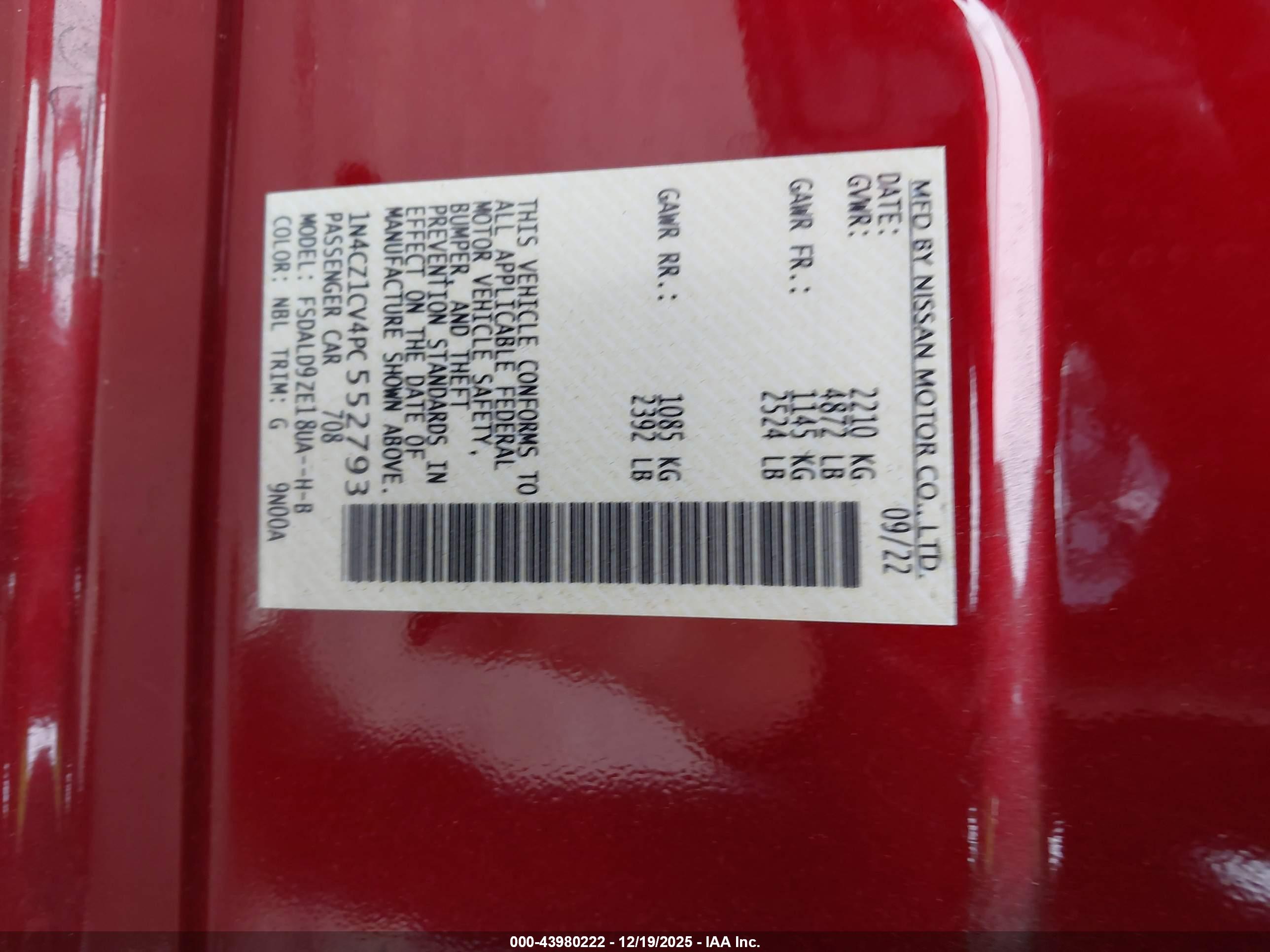 NISSAN LEAF image 9