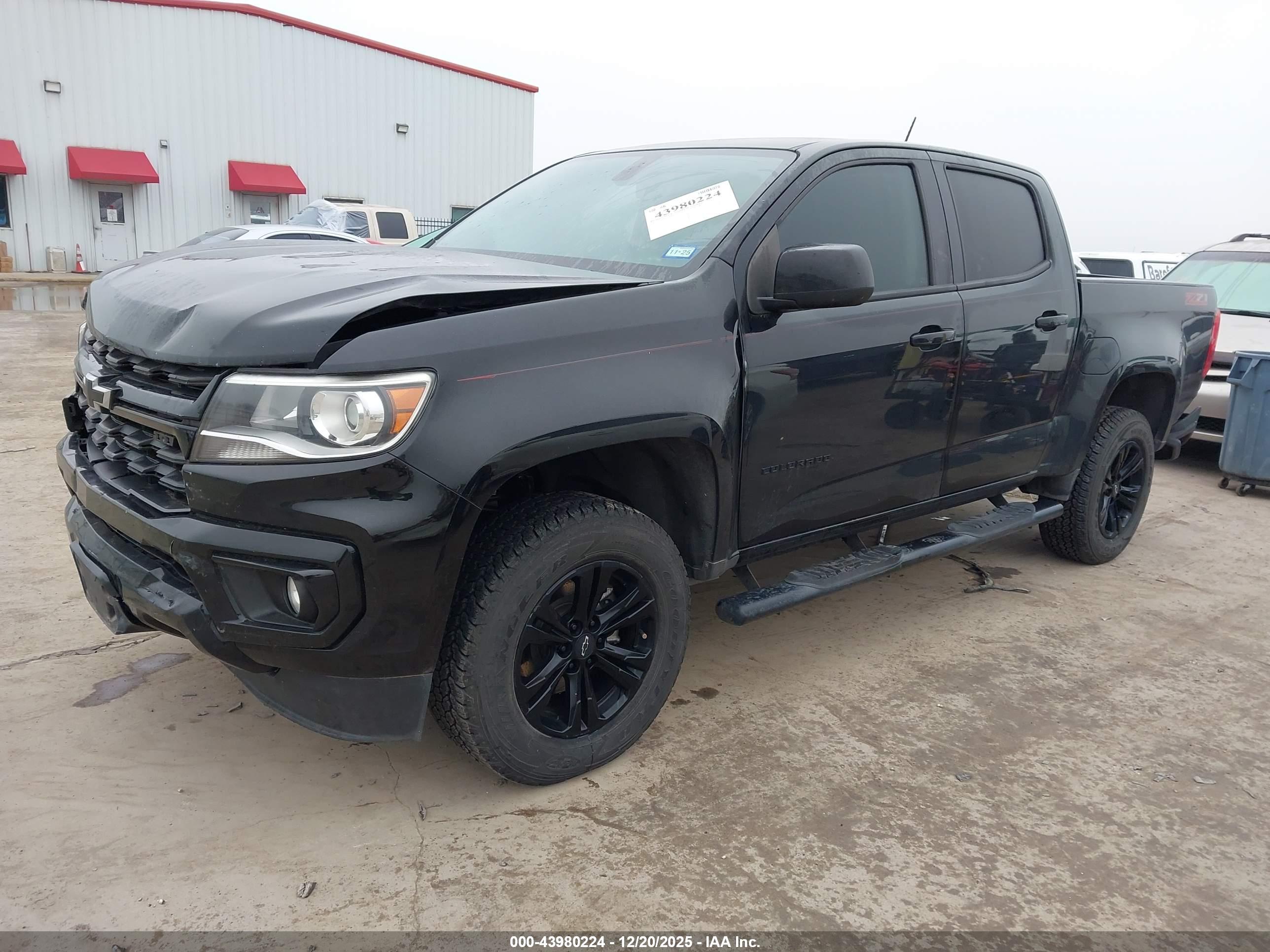 CHEVROLET COLORADO image 2