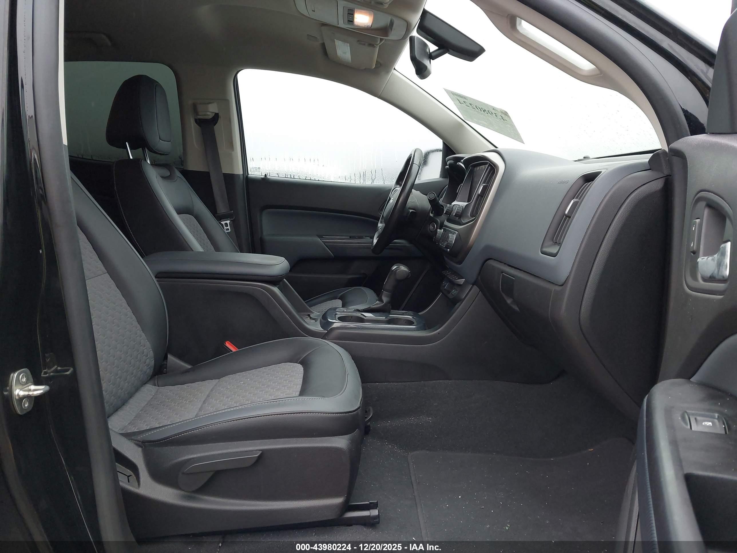 CHEVROLET COLORADO image 5