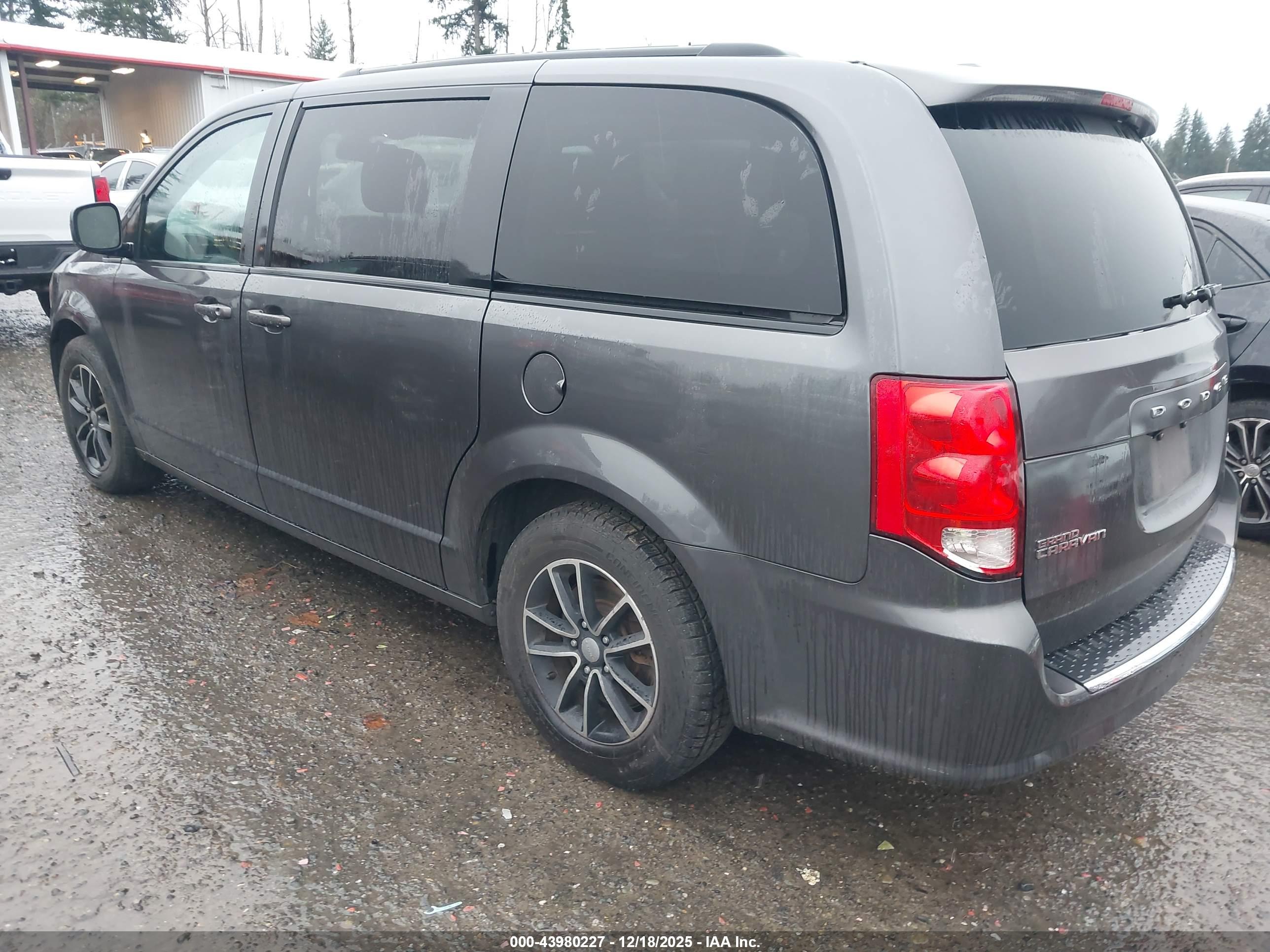 DODGE GRAND image 3