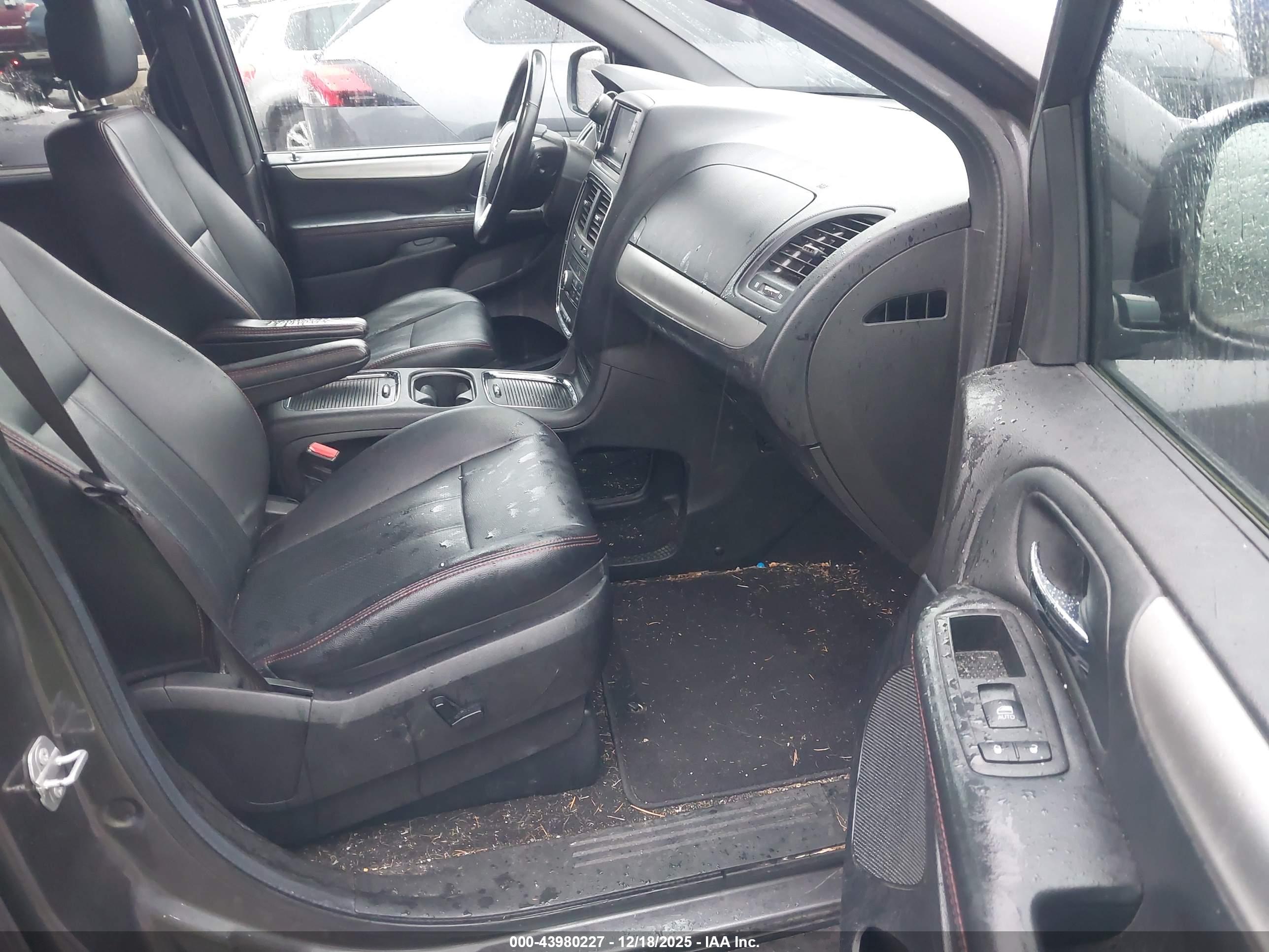 DODGE GRAND image 5