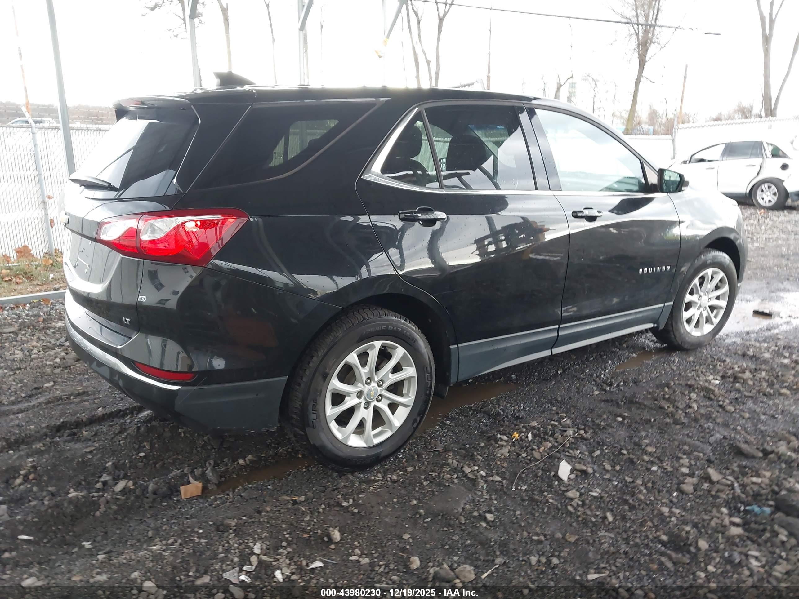 CHEVROLET EQUINOX image 4