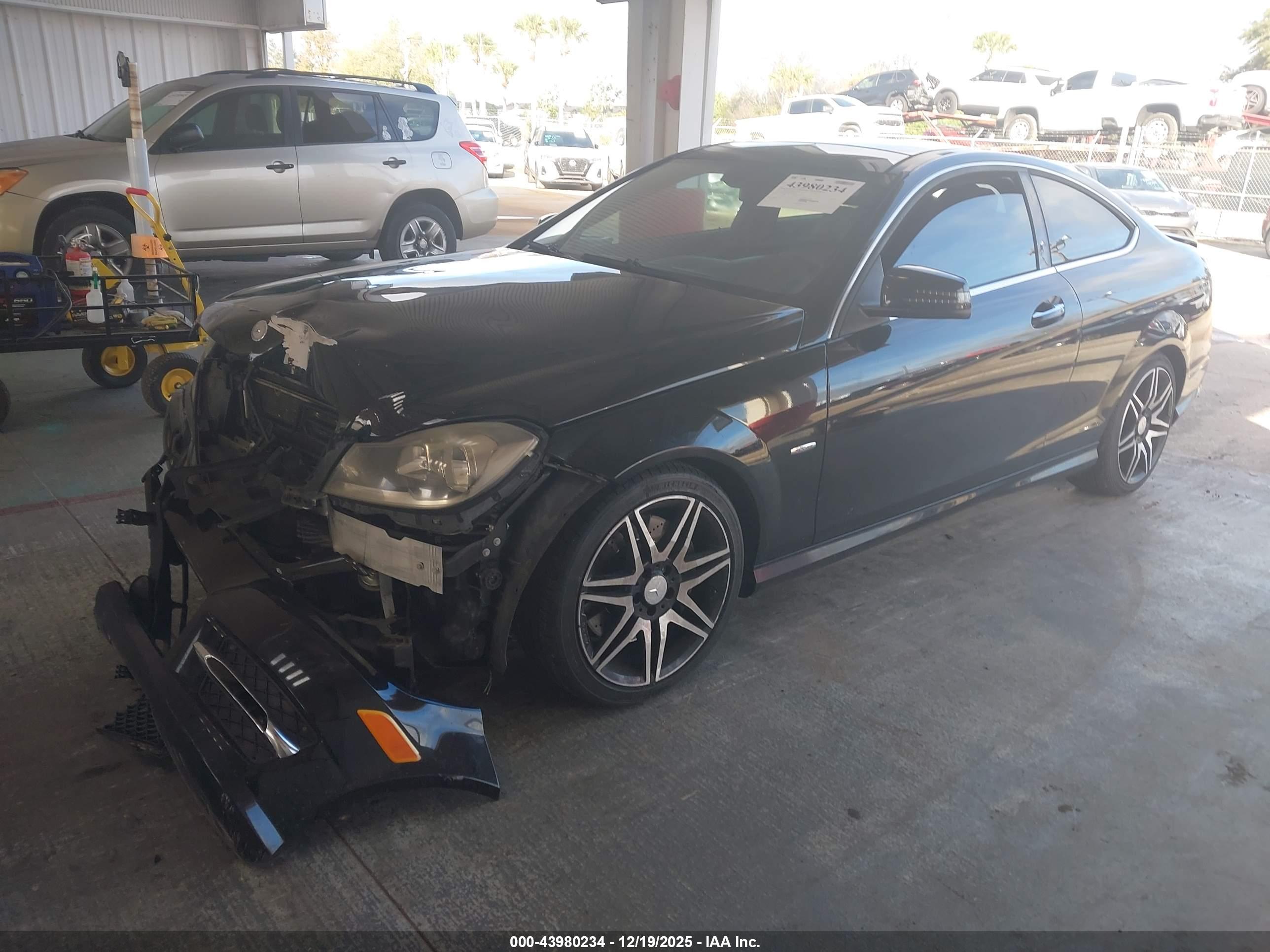 MERCEDES-BENZ C image 2