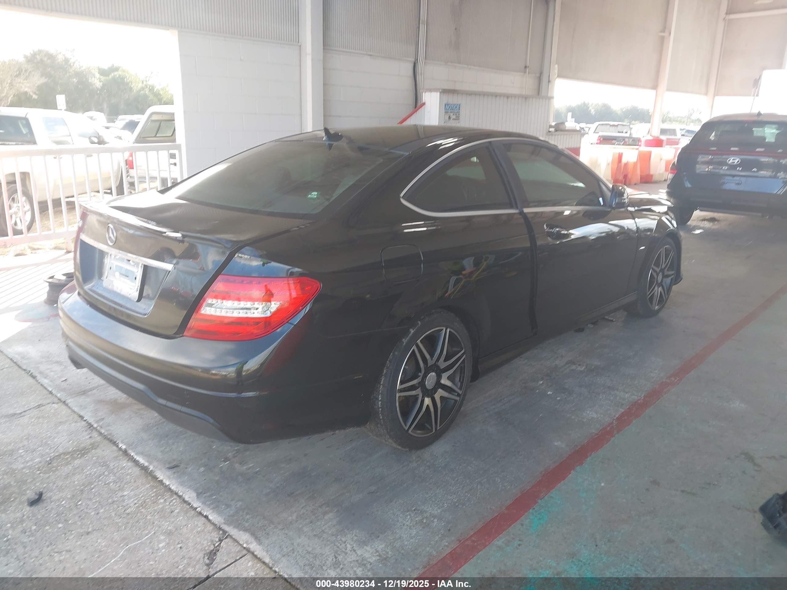 MERCEDES-BENZ C image 4