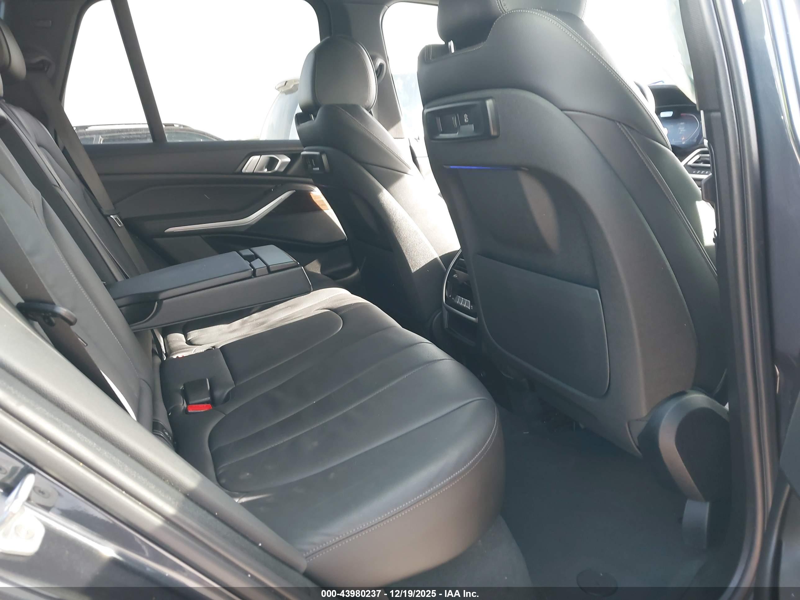 BMW X5 image 8