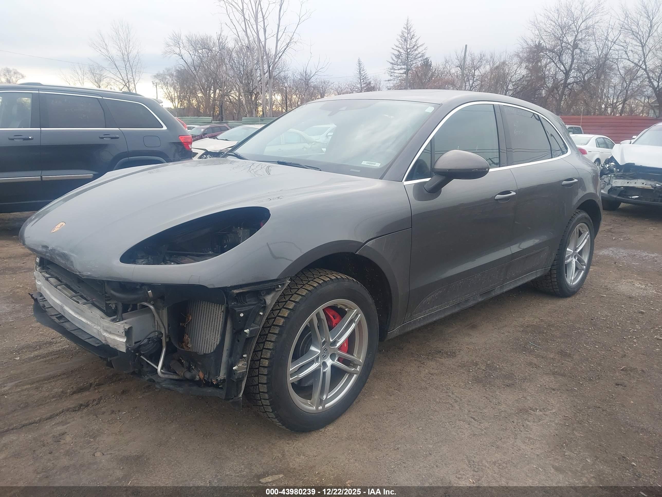 PORSCHE MACAN image 2