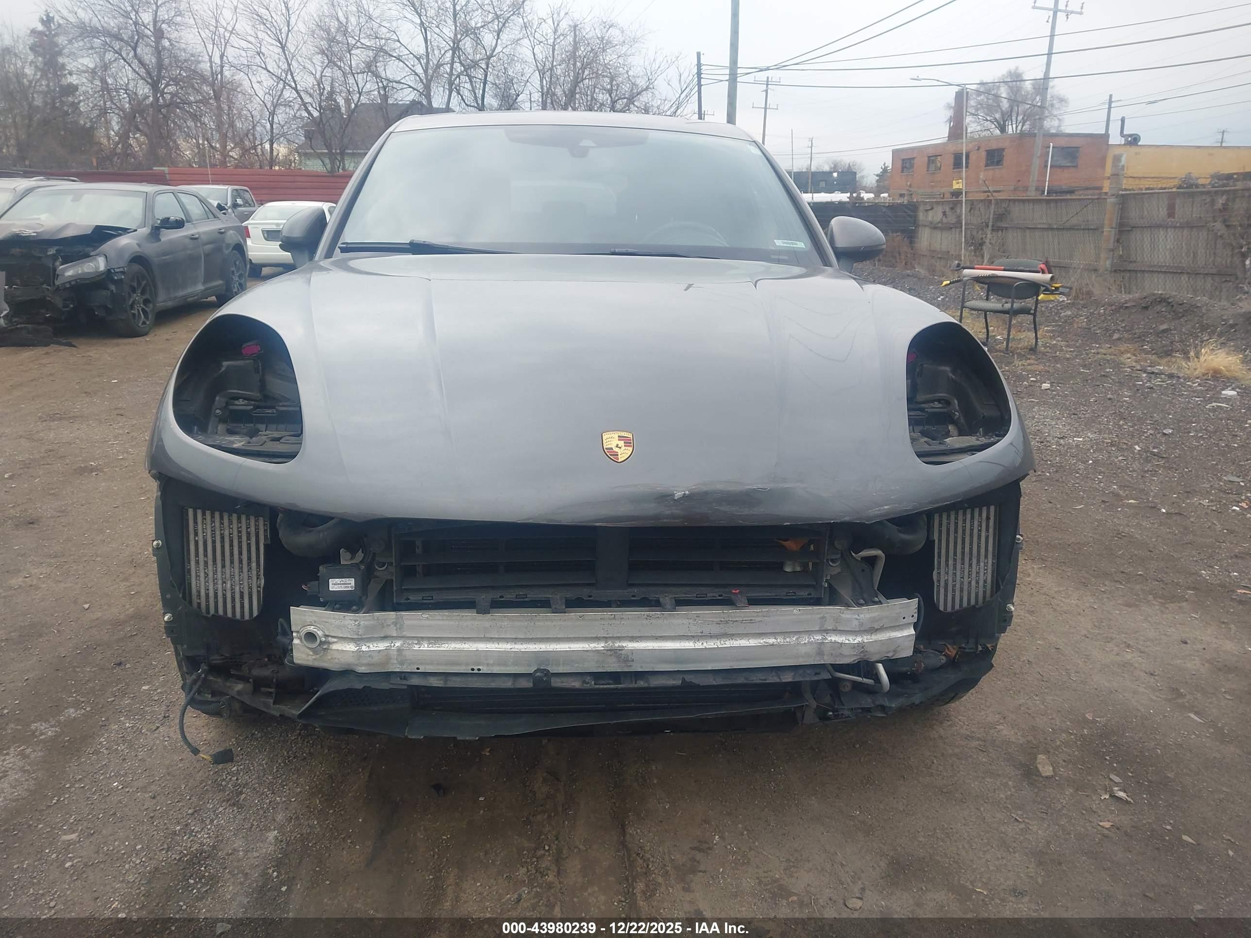 PORSCHE MACAN image 6