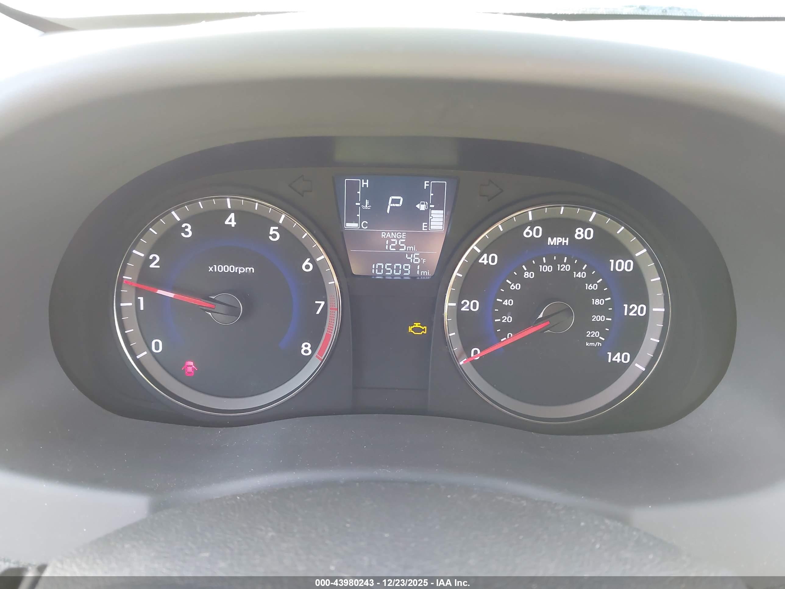 HYUNDAI ACCENT image 7