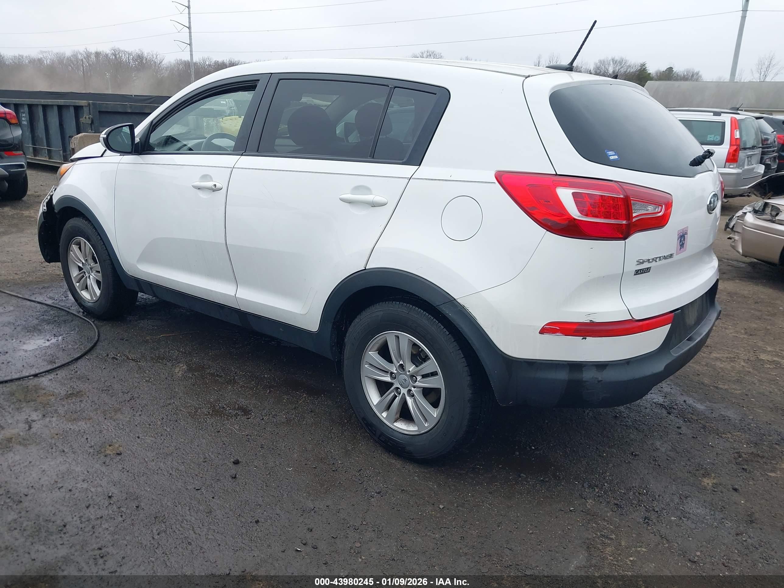 KIA SPORTAGE image 3