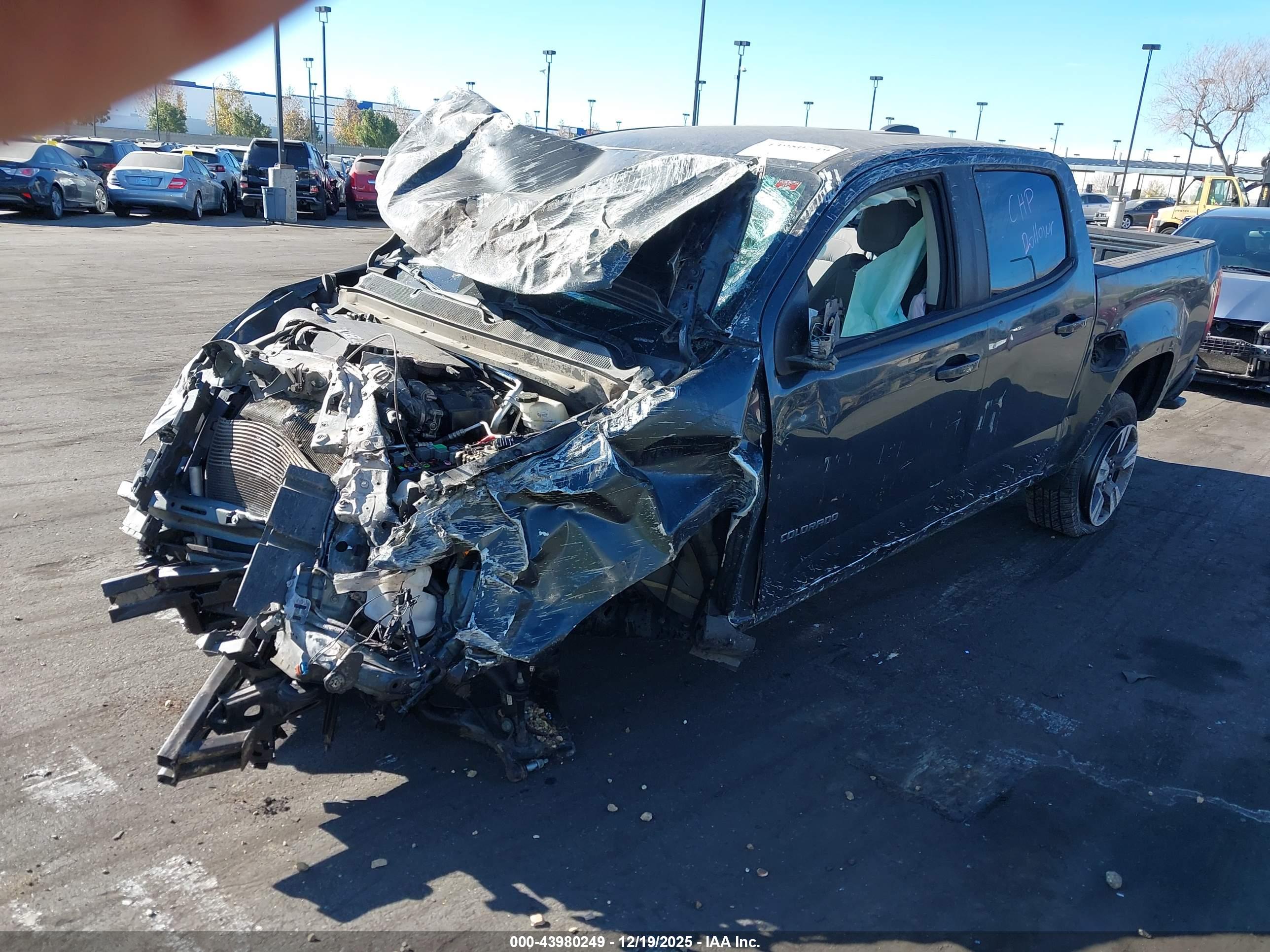 CHEVROLET COLORADO image 2