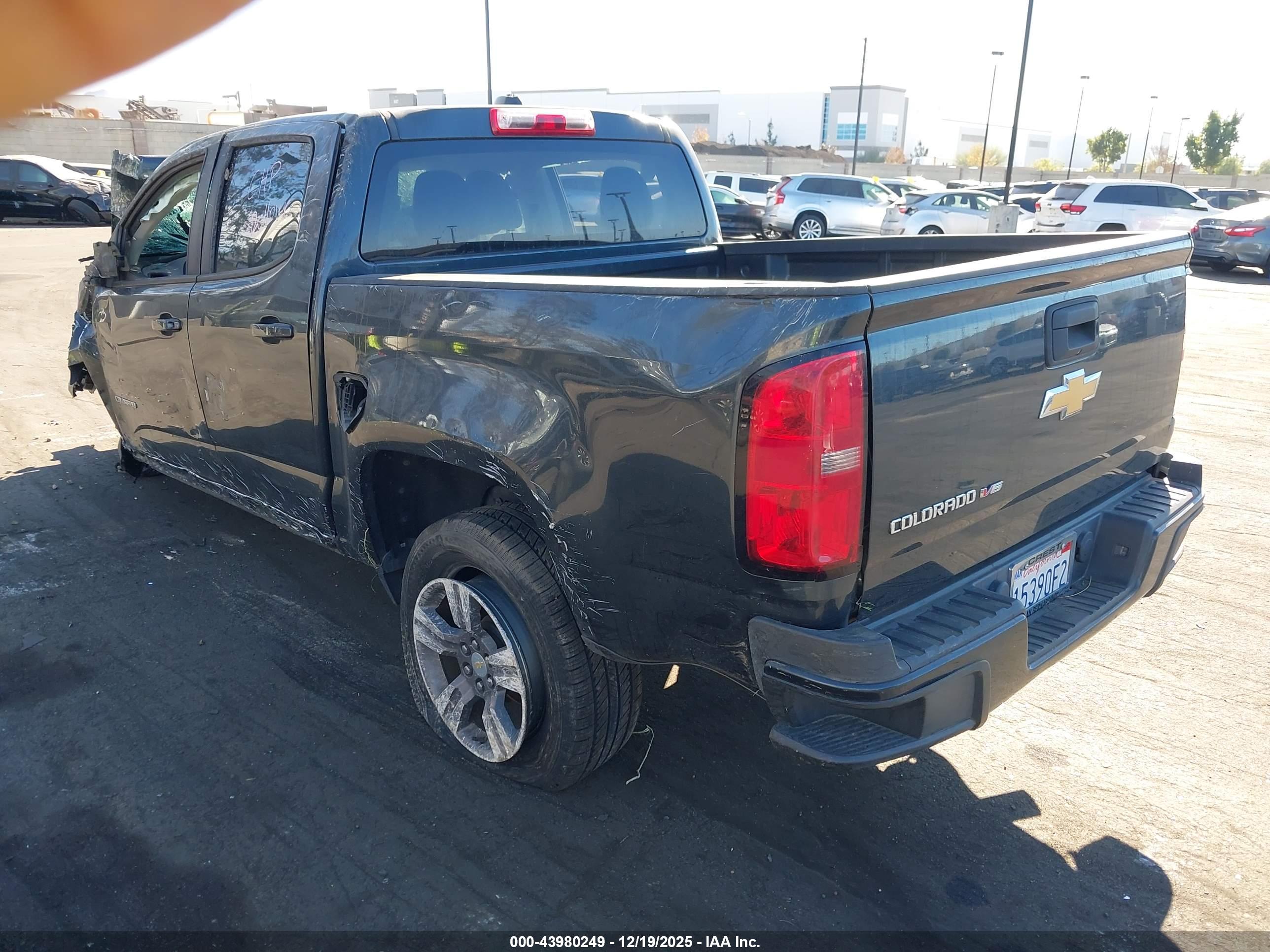 CHEVROLET COLORADO image 3