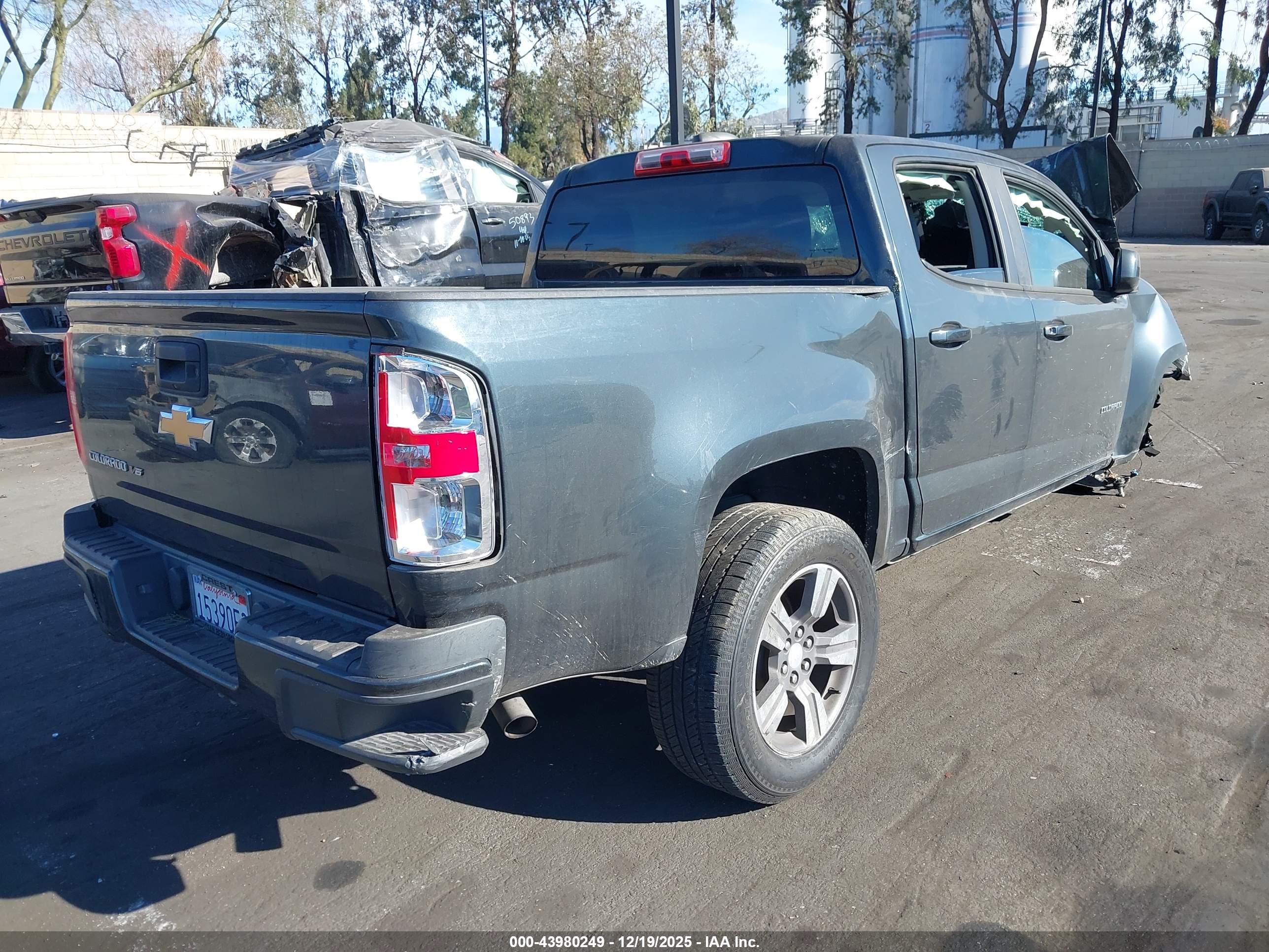 CHEVROLET COLORADO image 4