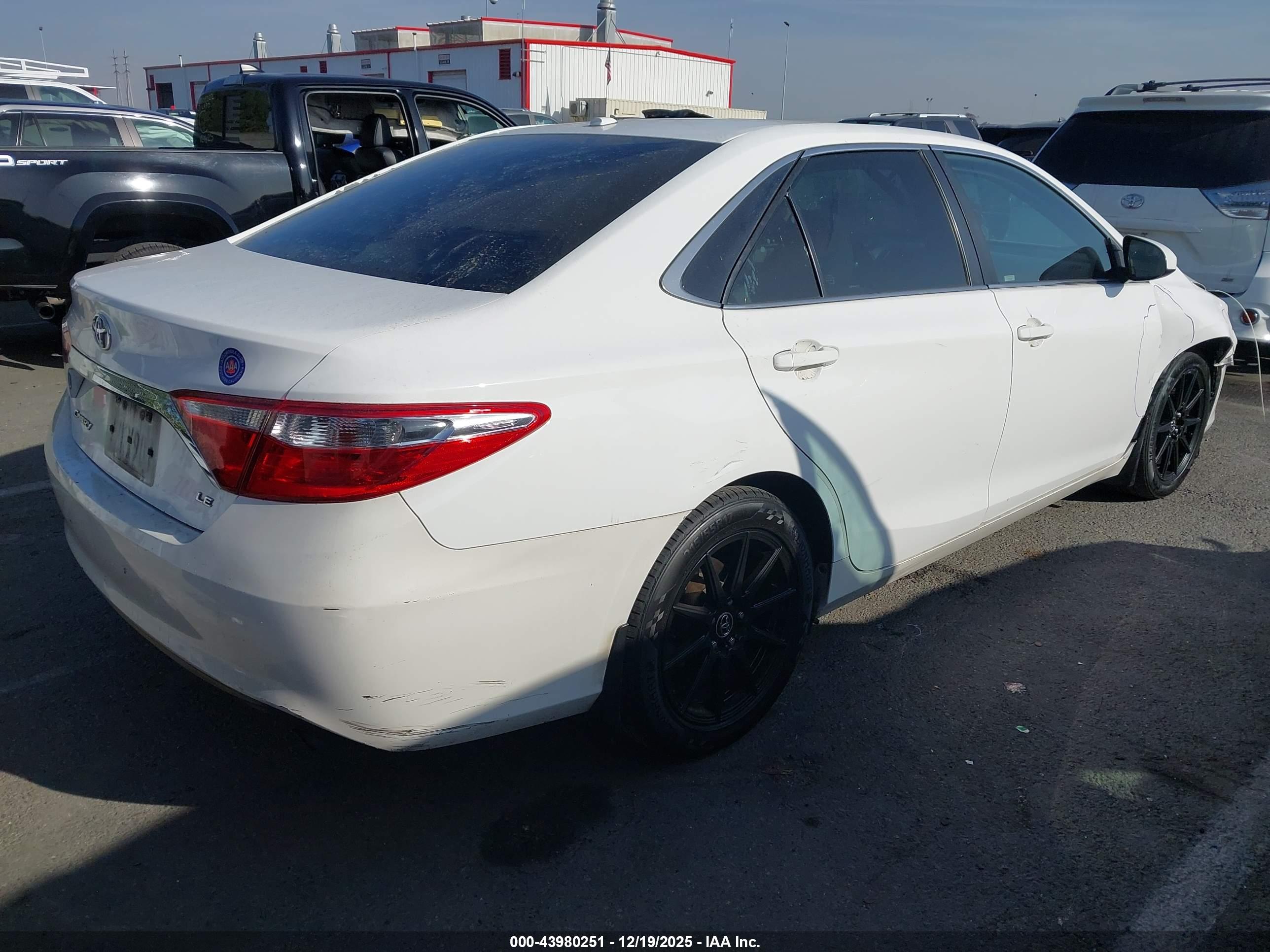 TOYOTA CAMRY image 4