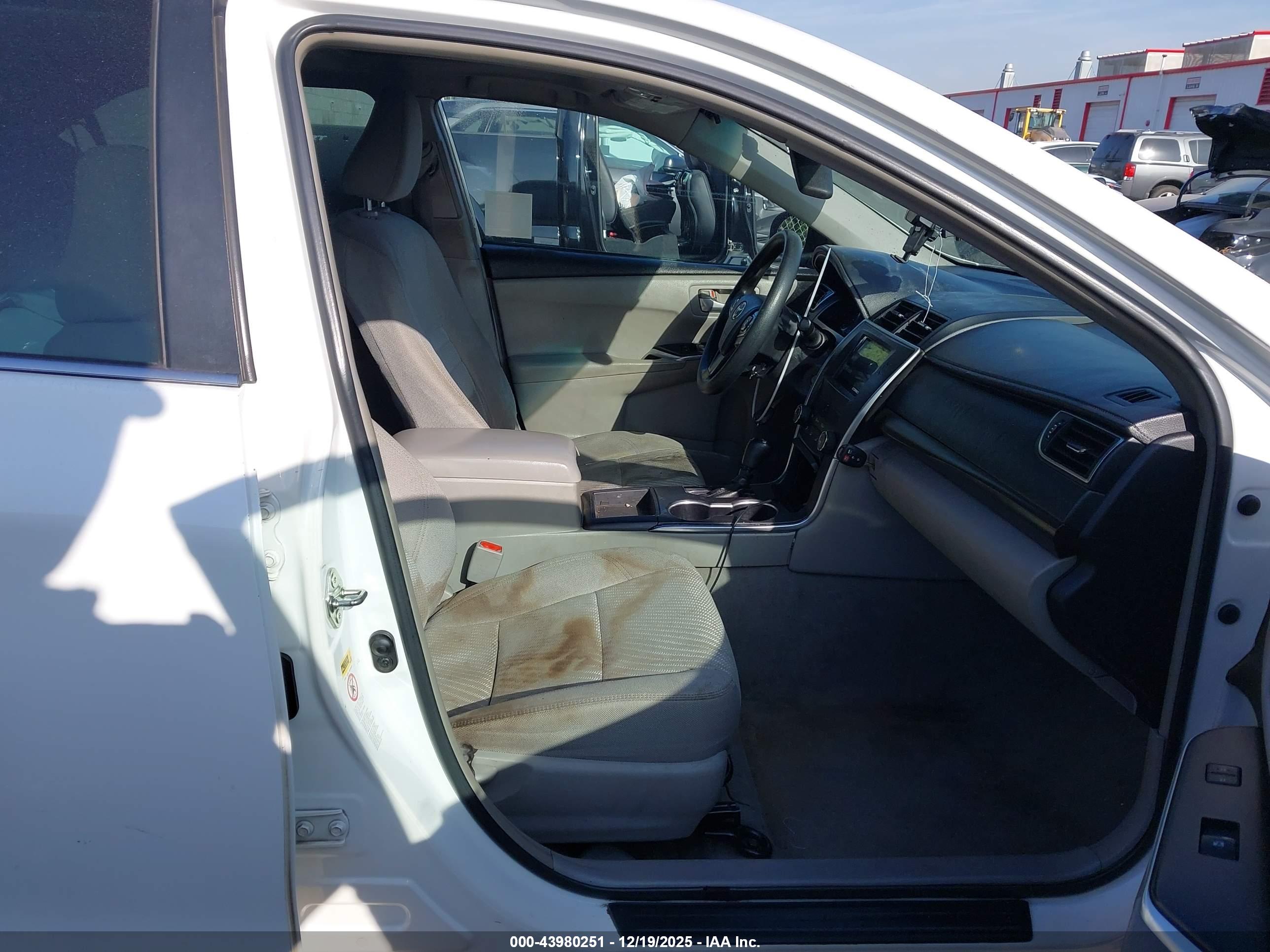TOYOTA CAMRY image 5