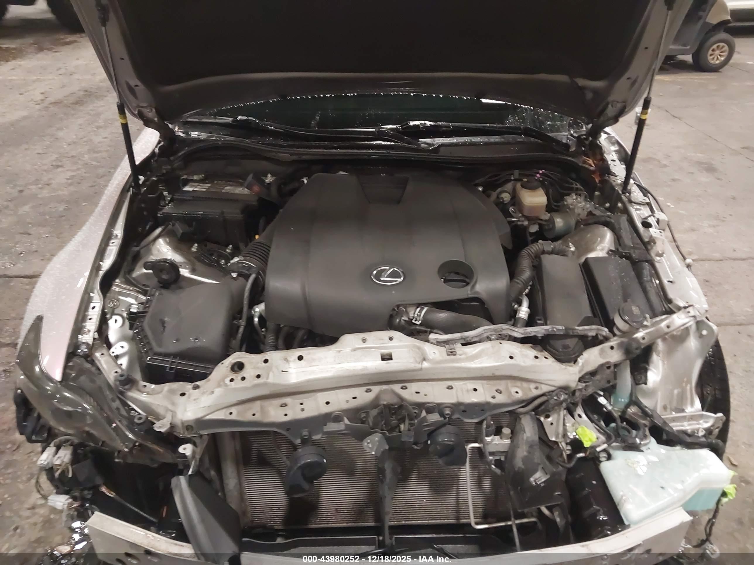 LEXUS IS image 10
