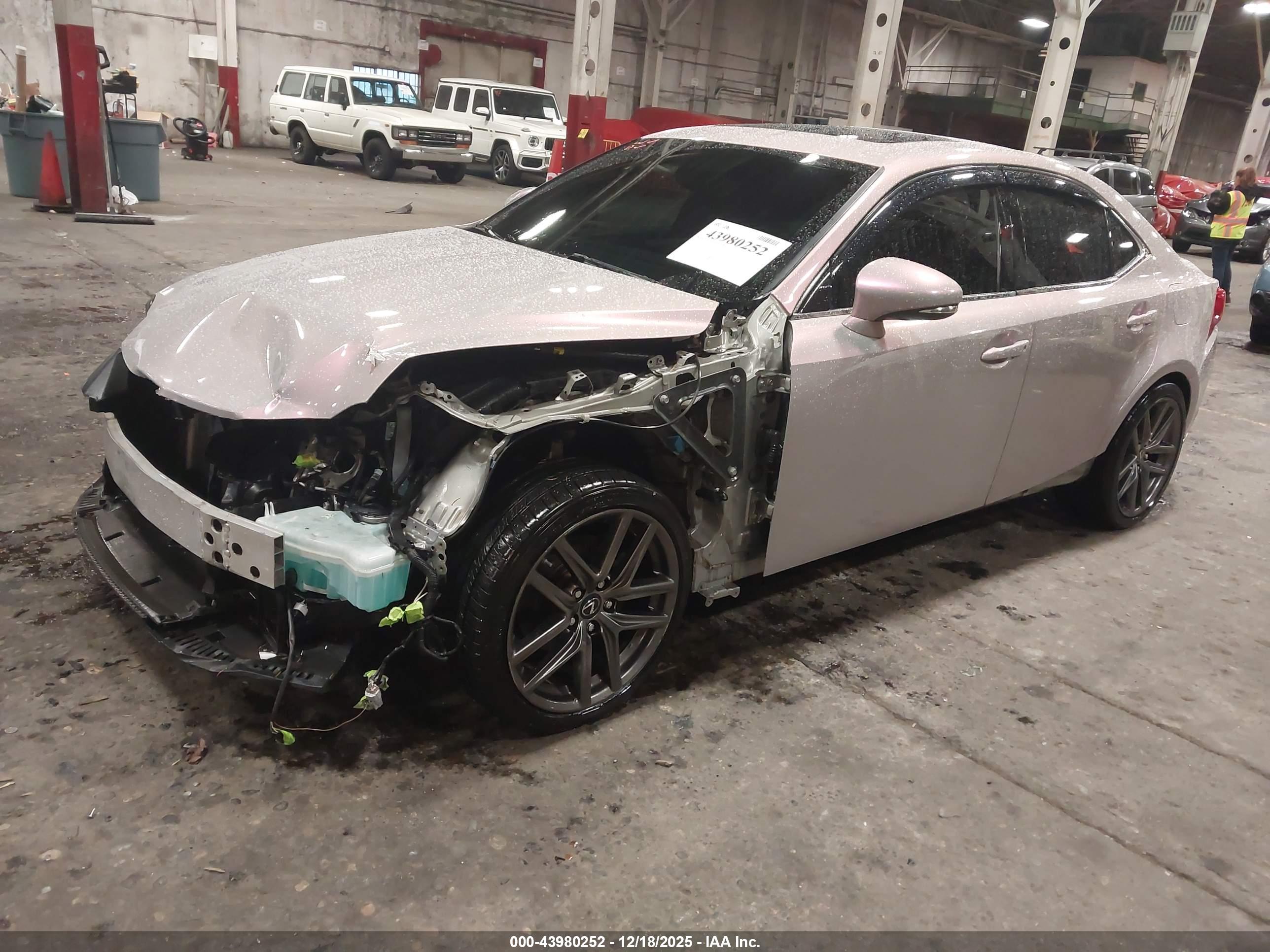 LEXUS IS image 2