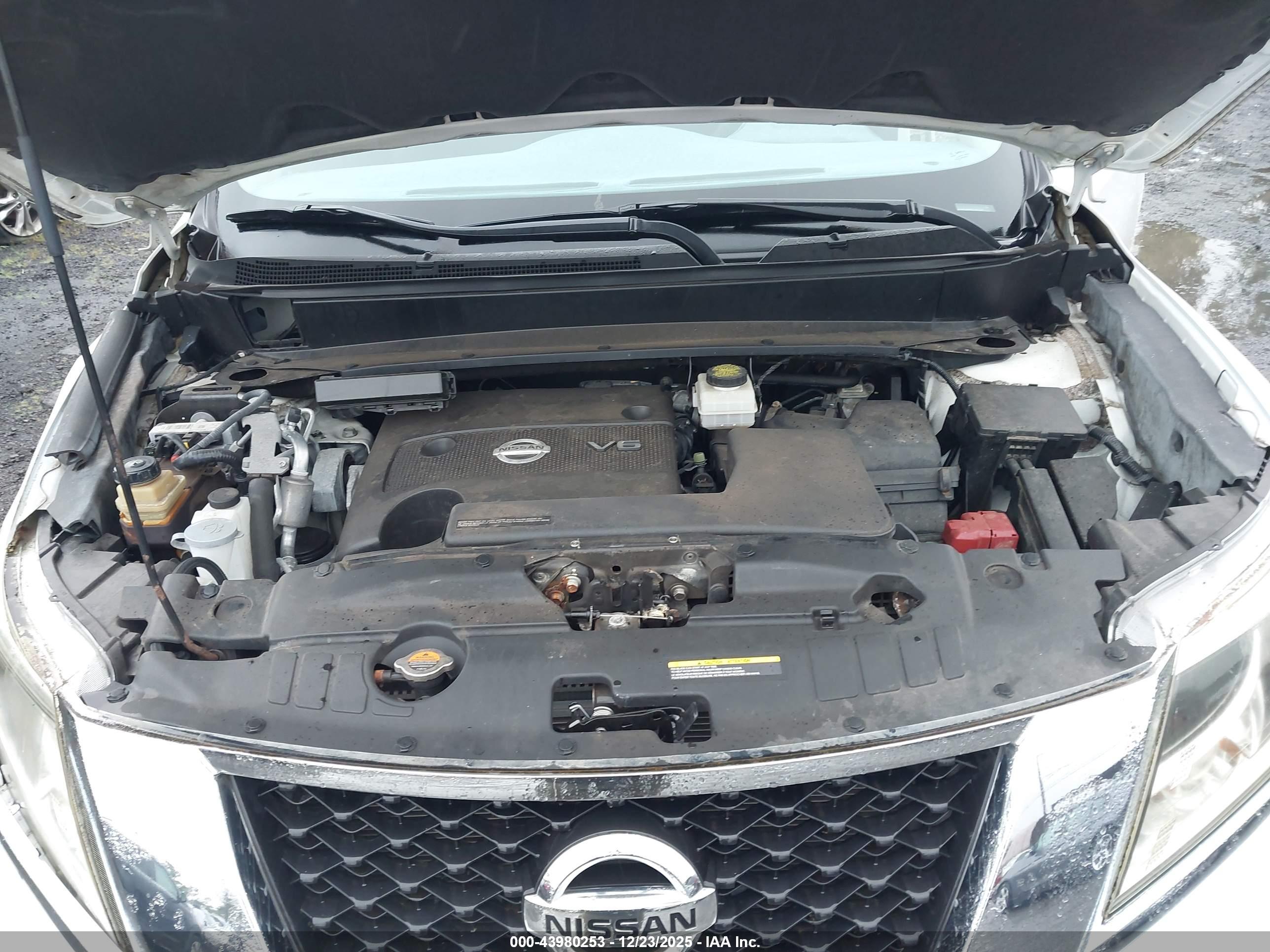 NISSAN PATHFINDER image 10
