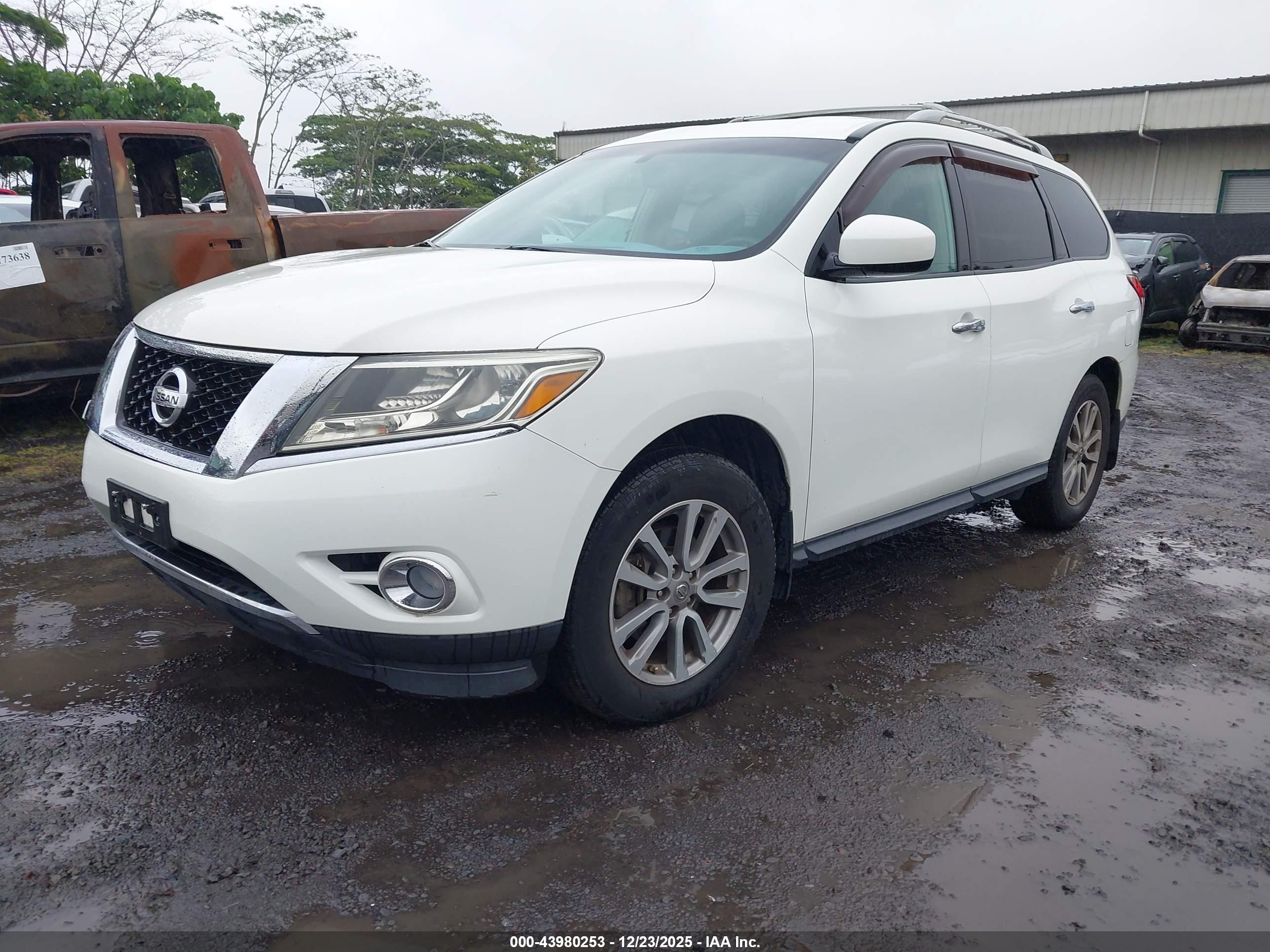 NISSAN PATHFINDER image 2