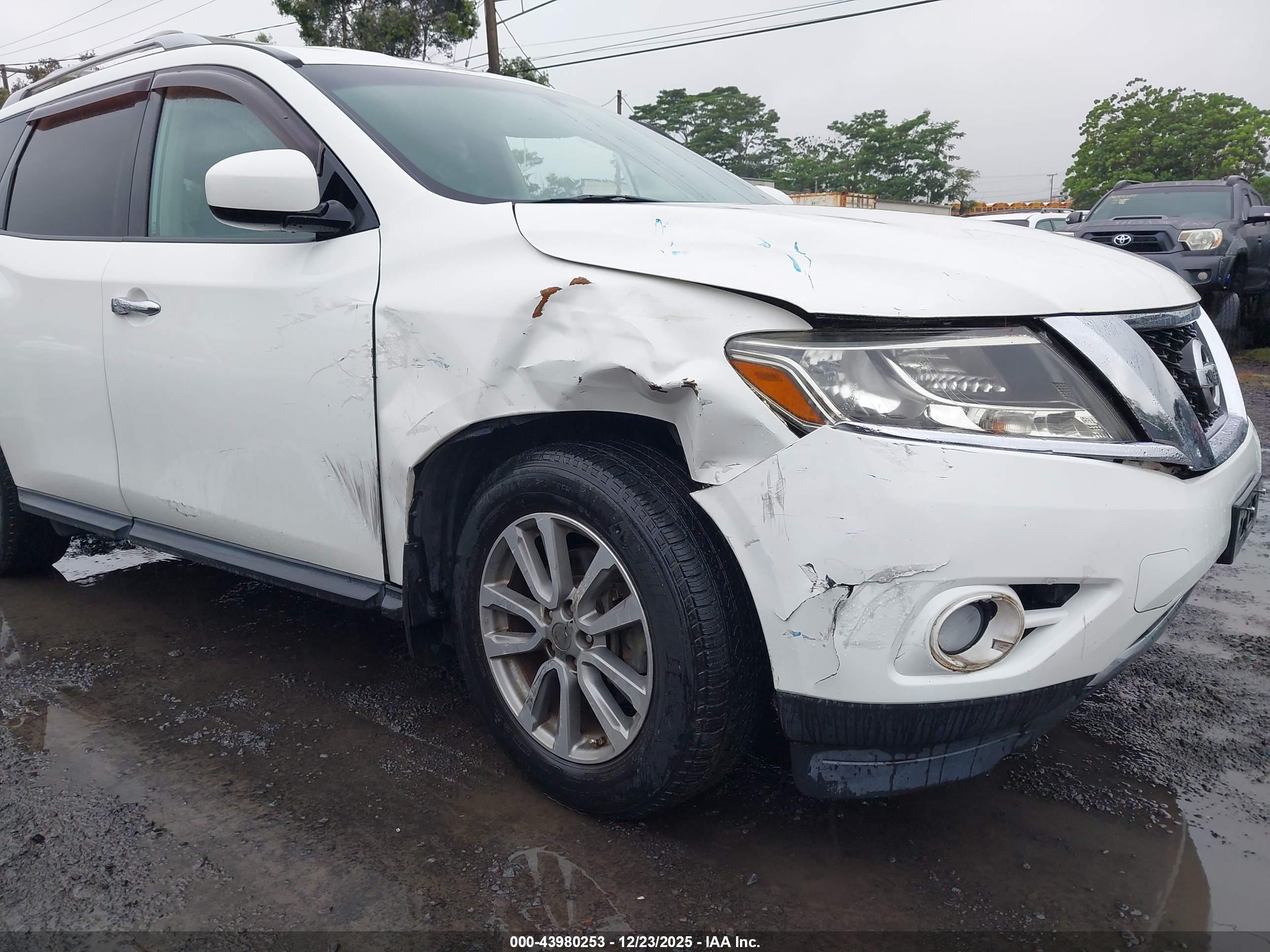 NISSAN PATHFINDER image 6