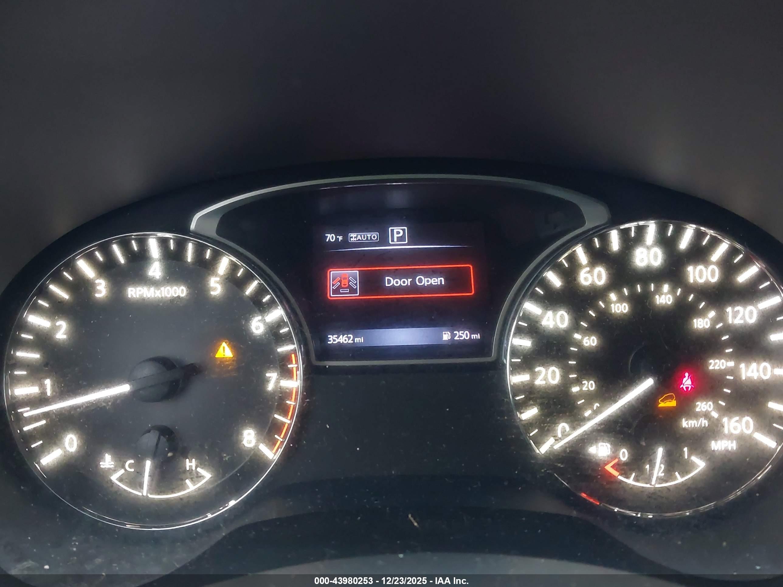 NISSAN PATHFINDER image 7