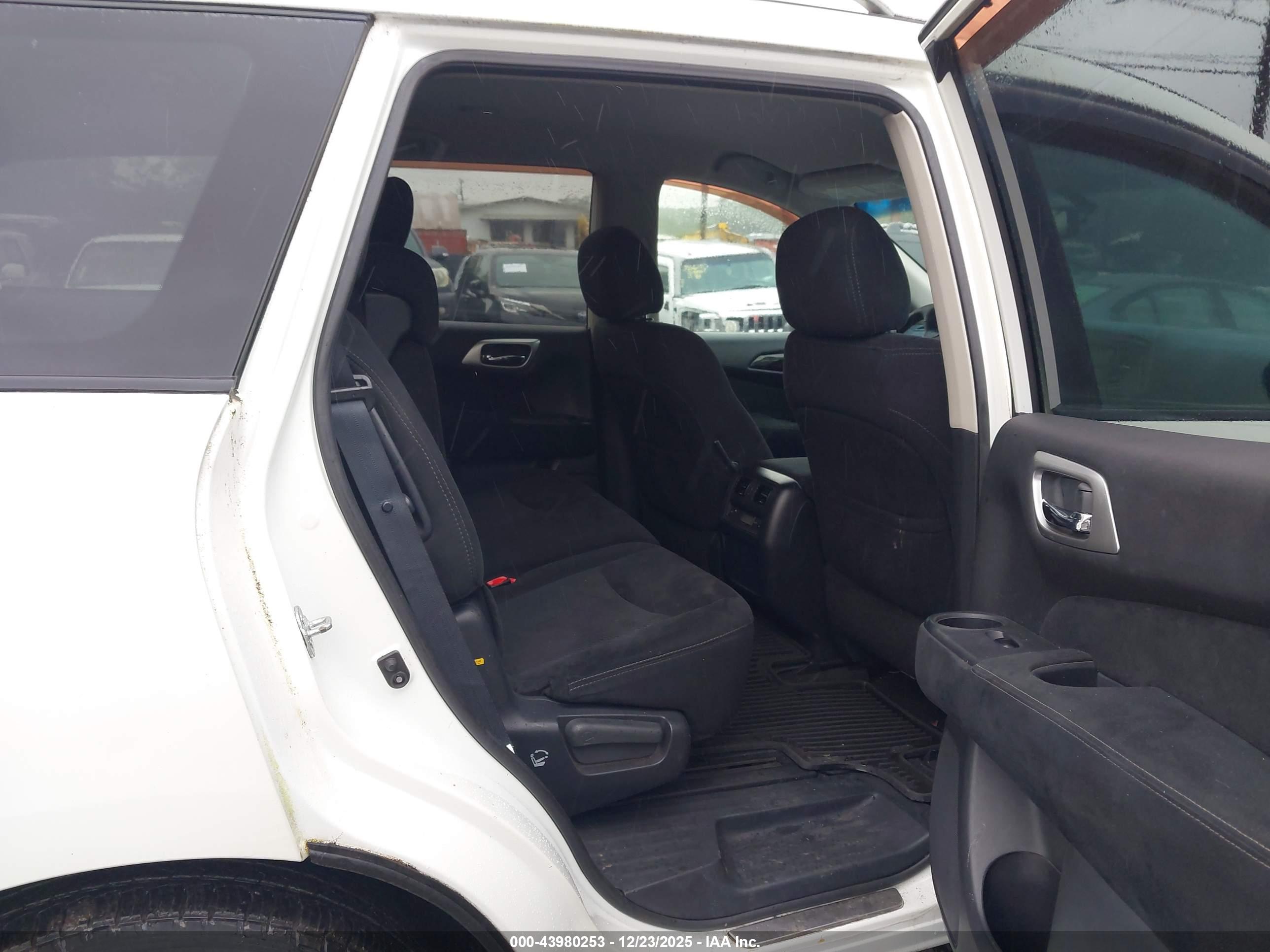 NISSAN PATHFINDER image 8