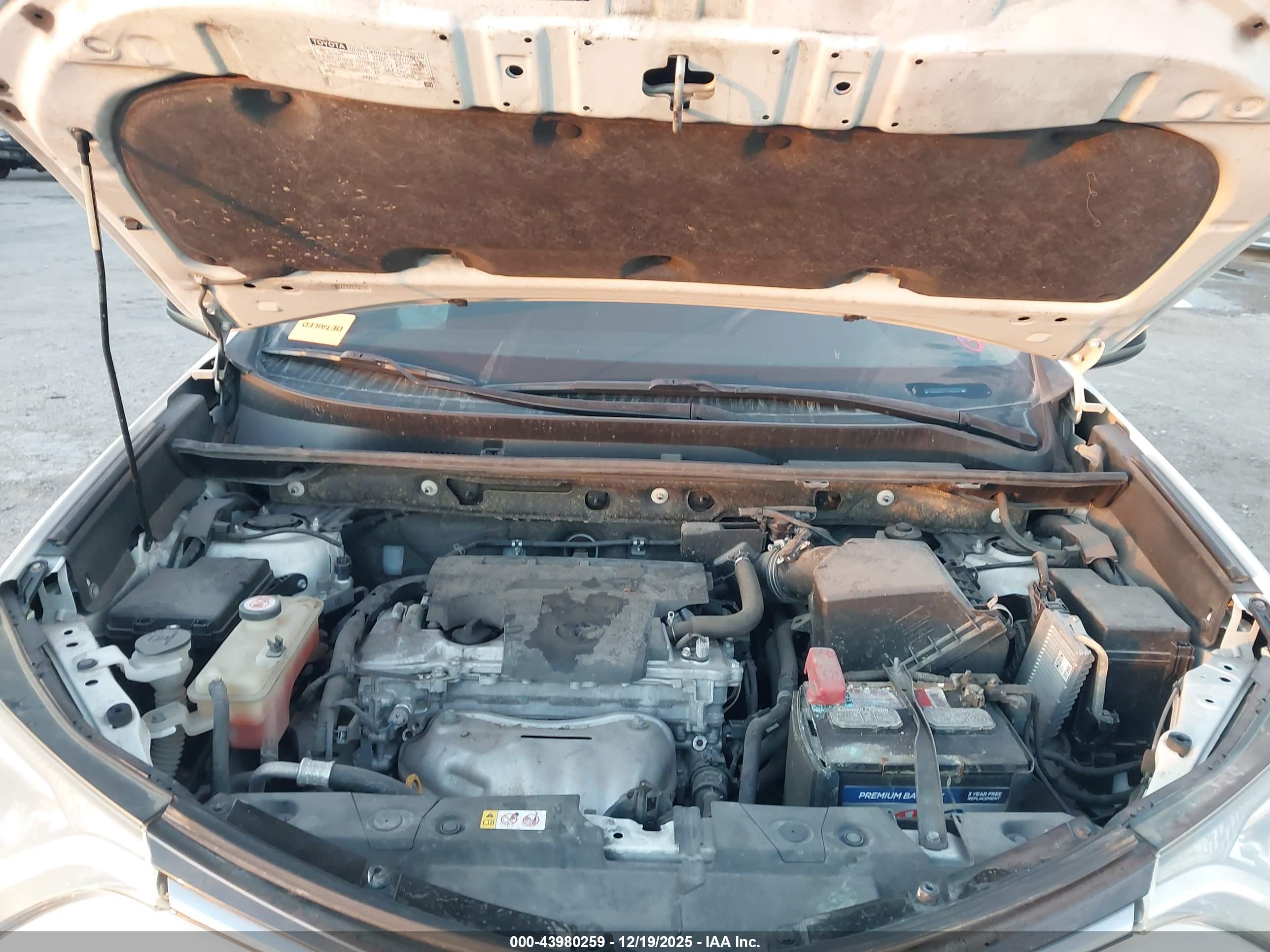 TOYOTA RAV4 image 10