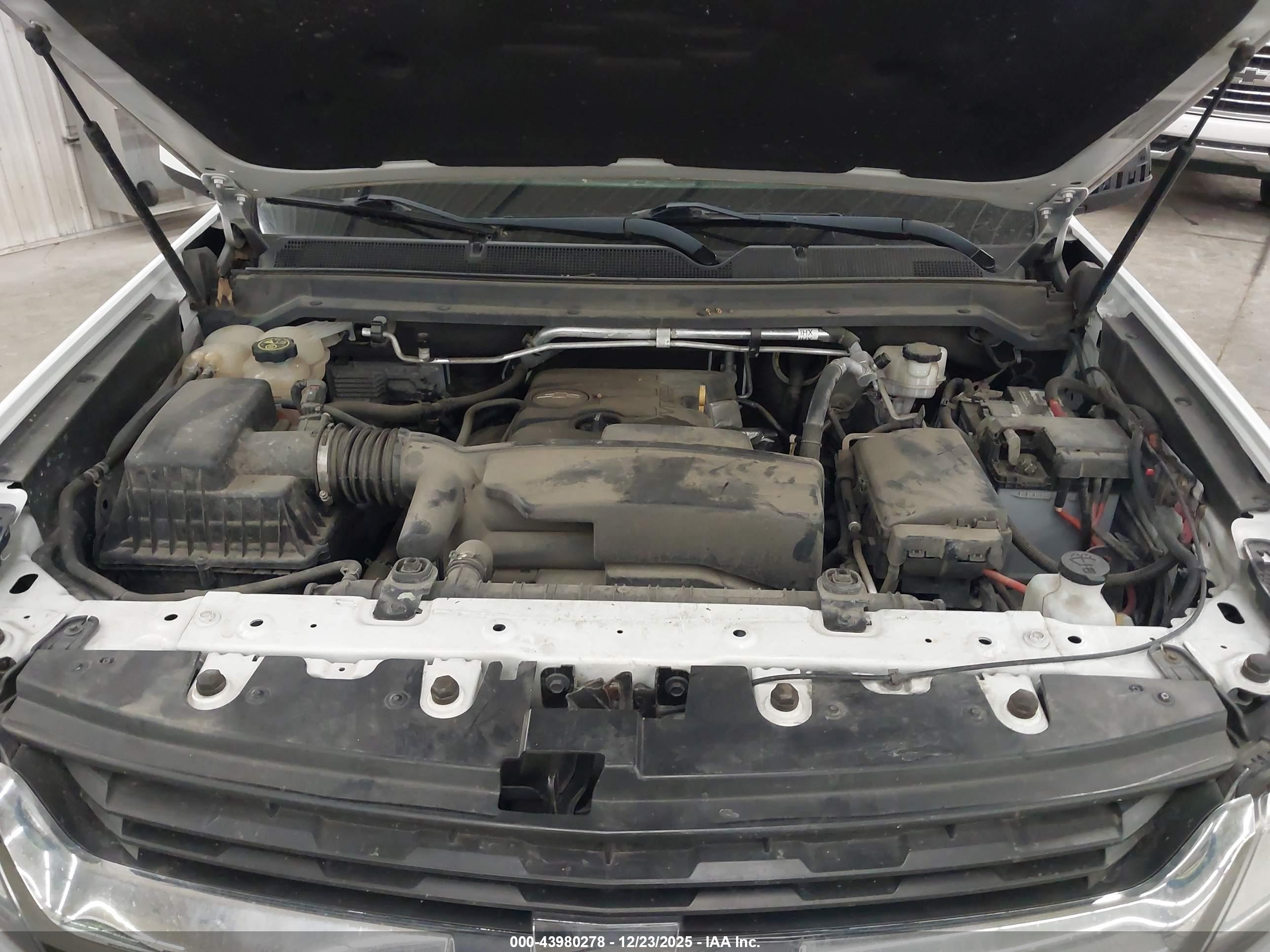 CHEVROLET COLORADO image 10