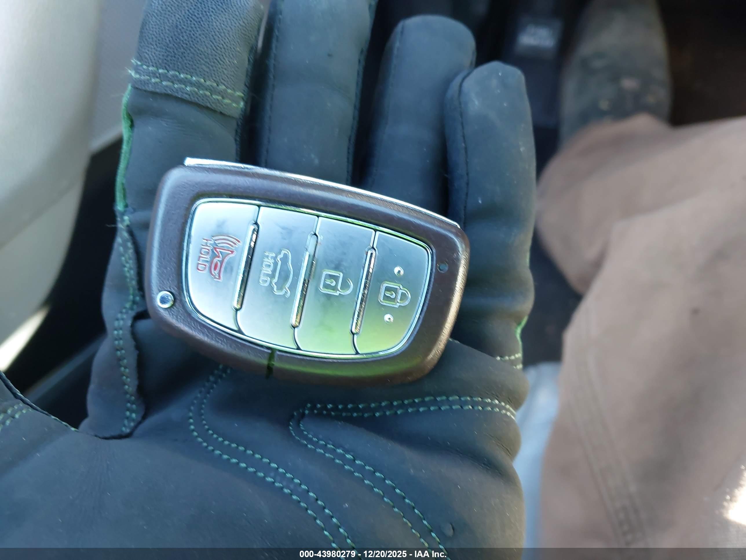 HYUNDAI SONATA image 11