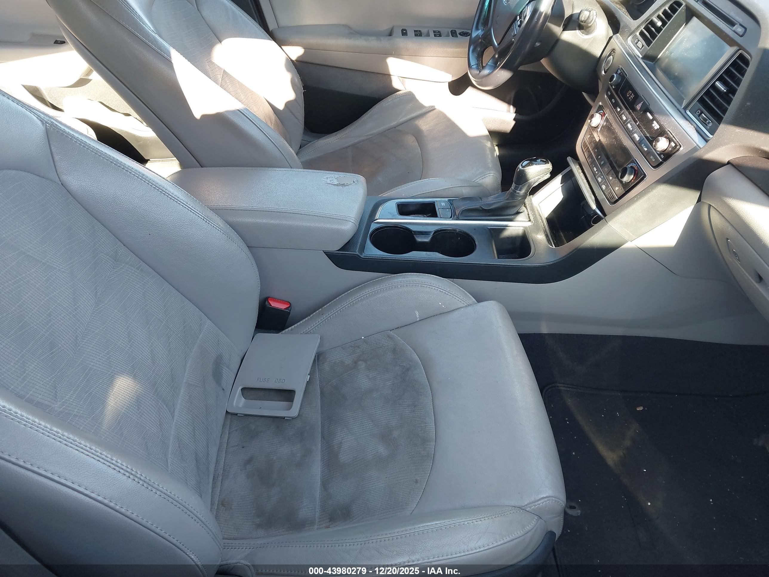 HYUNDAI SONATA image 5