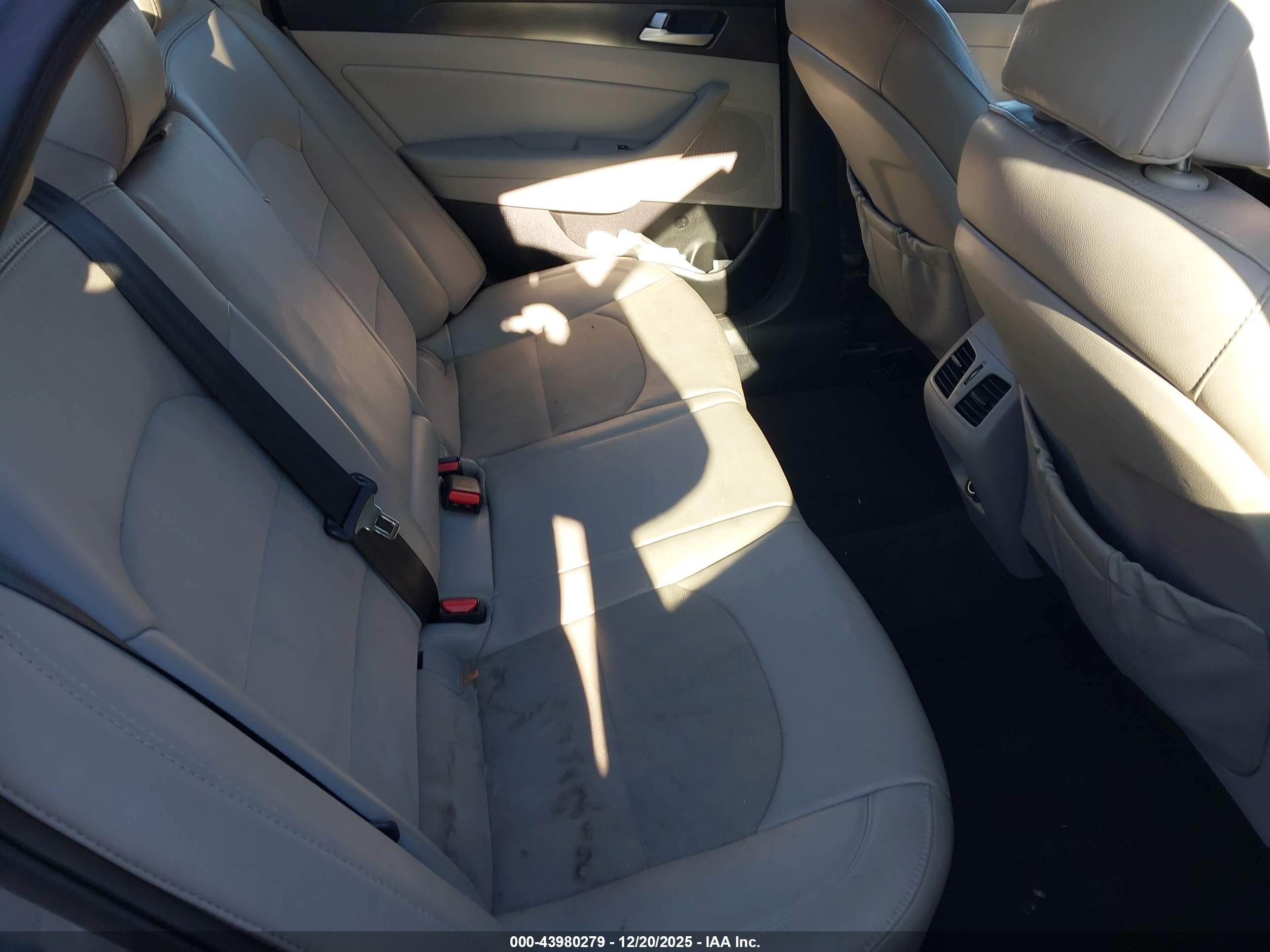 HYUNDAI SONATA image 8