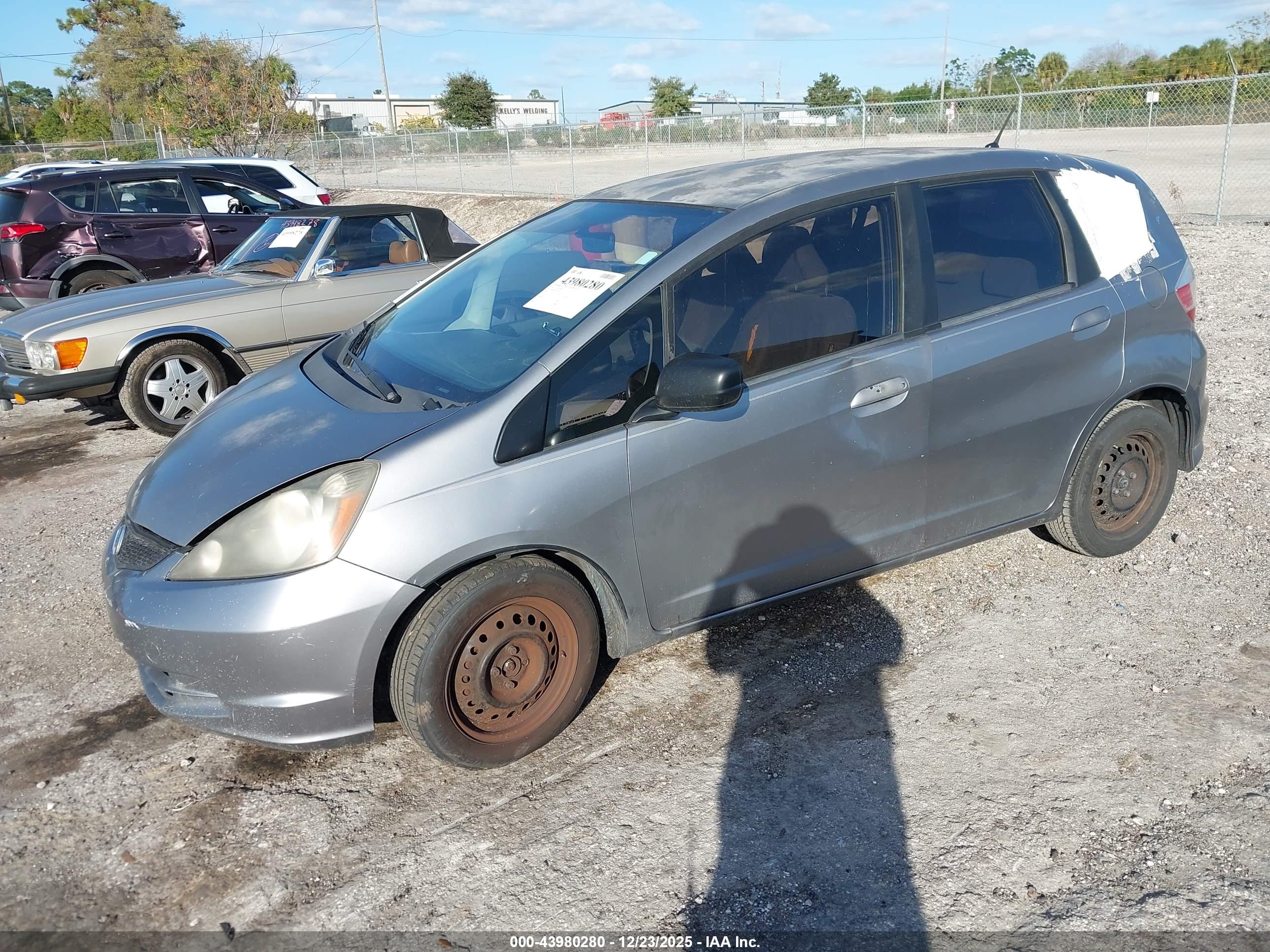 HONDA FIT image 2