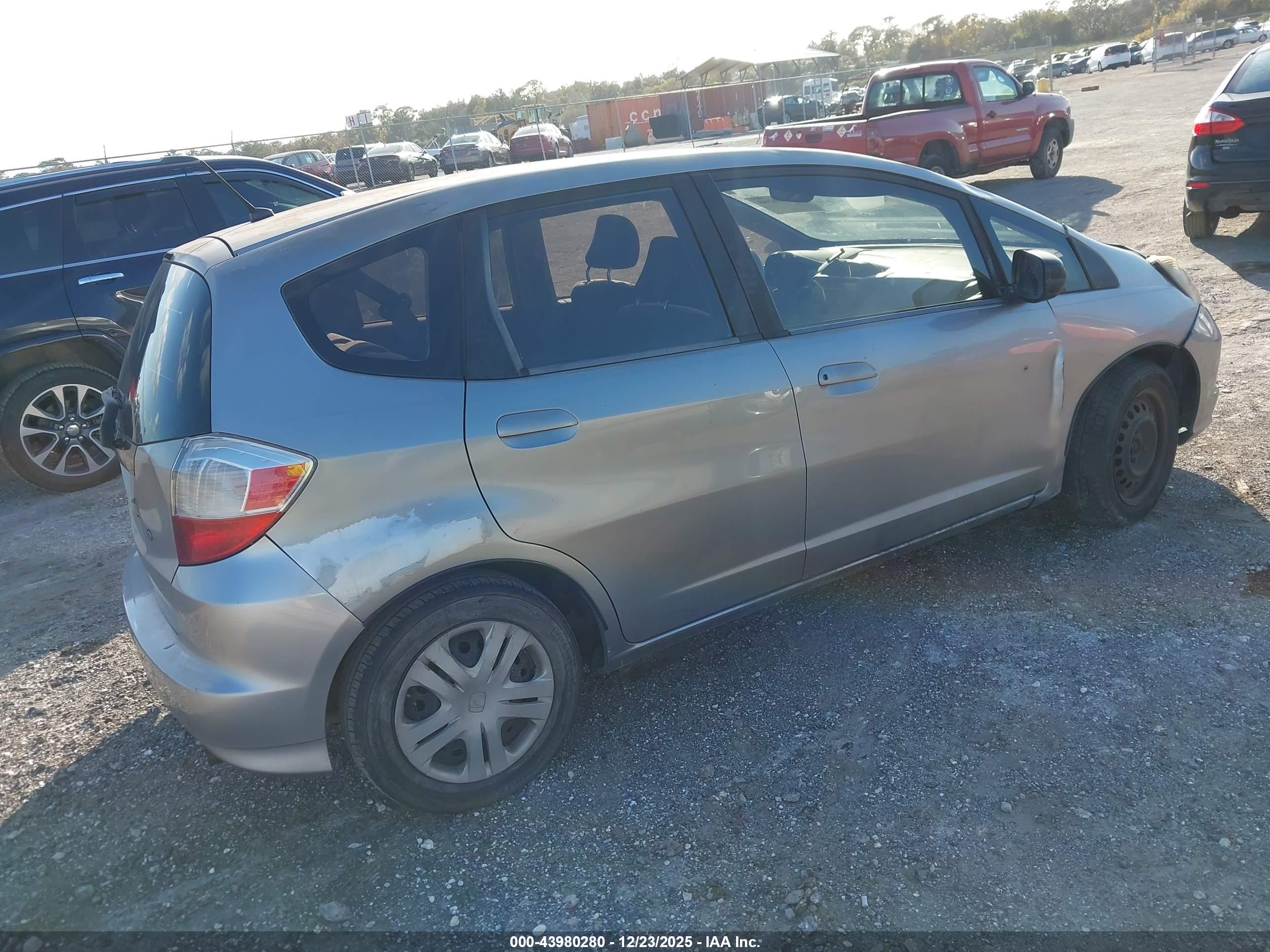 HONDA FIT image 4